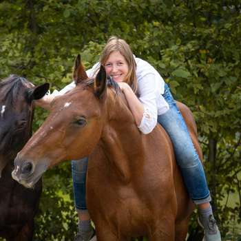 Vorschau von Pferdetierärztin Carolin Pirschel