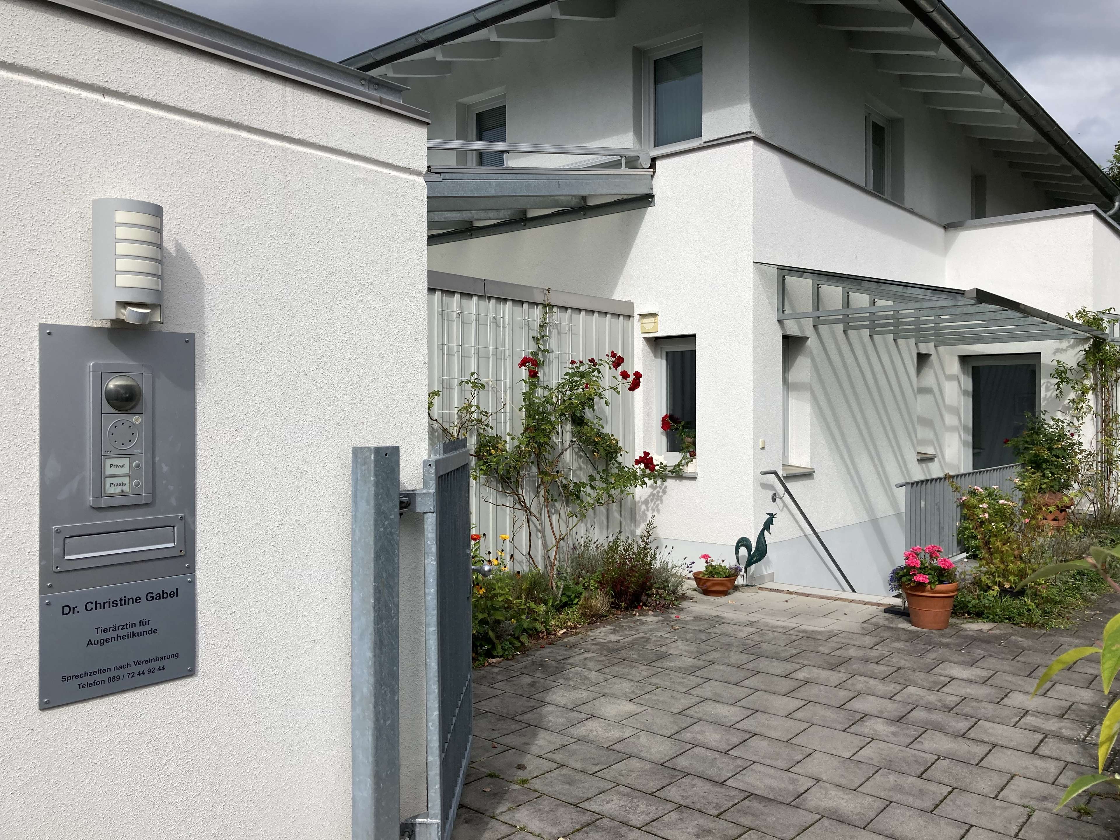 Ansicht 2 von Dr. Christine Gabel, Tierärztin für Augenheilkunde