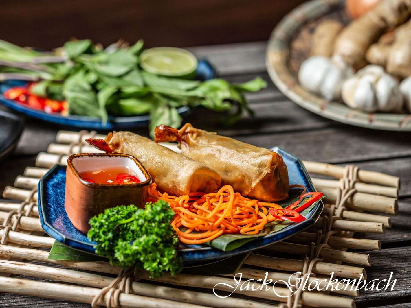 Ansicht 2 von JACK GLOCKENBACH Vietnamesisches Restaurant München | Tages Bar