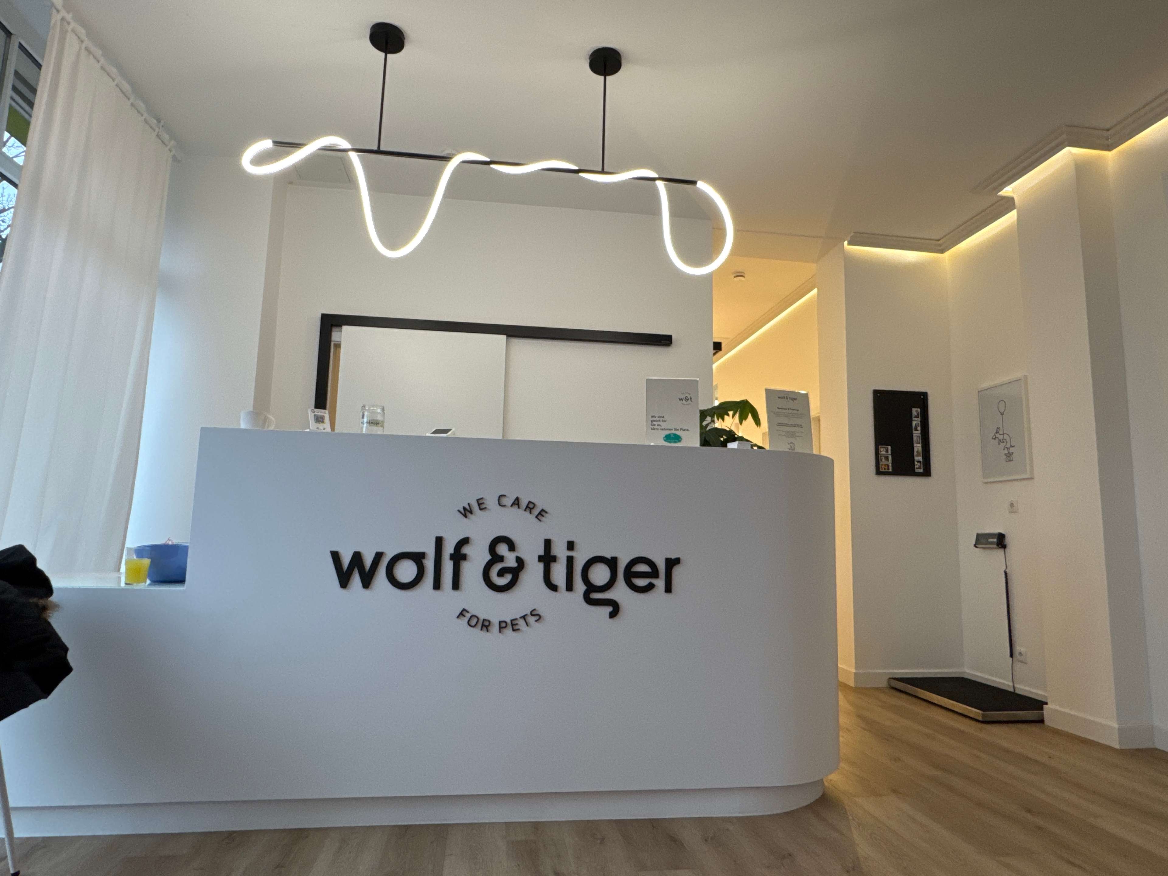 View 2 of Wolf & Tiger Tierarztpraxis Berlin Breslauer Platz