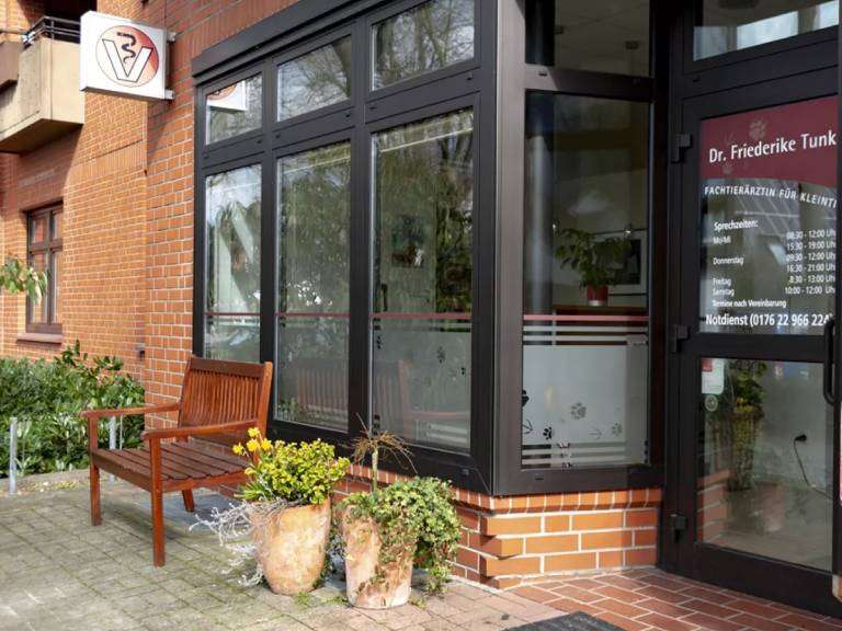 View 2 of Dr. Friederike Tunkel Fachärztin f. Kleintiere