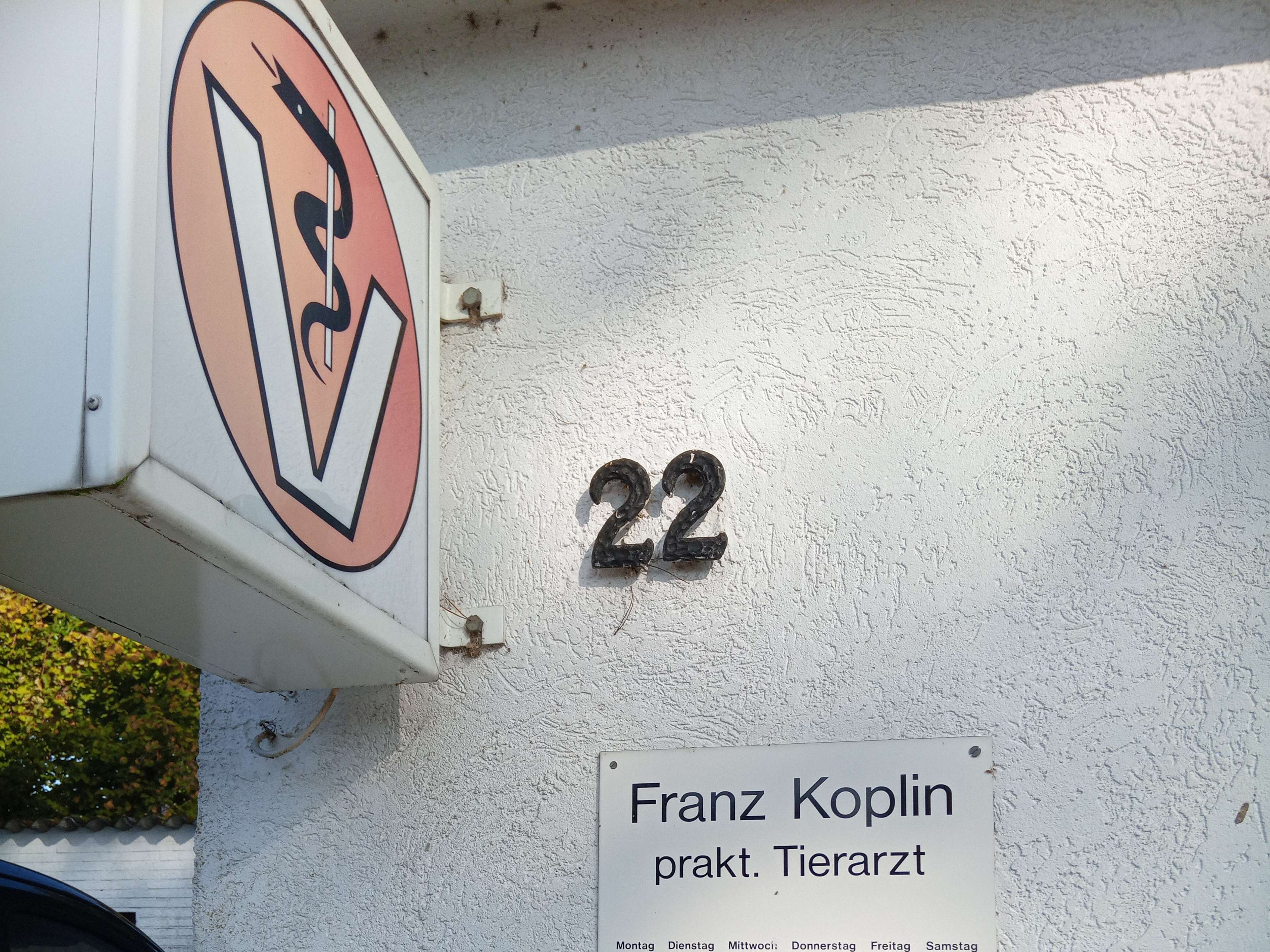 View 2 of Franz Koplin Tierarzt