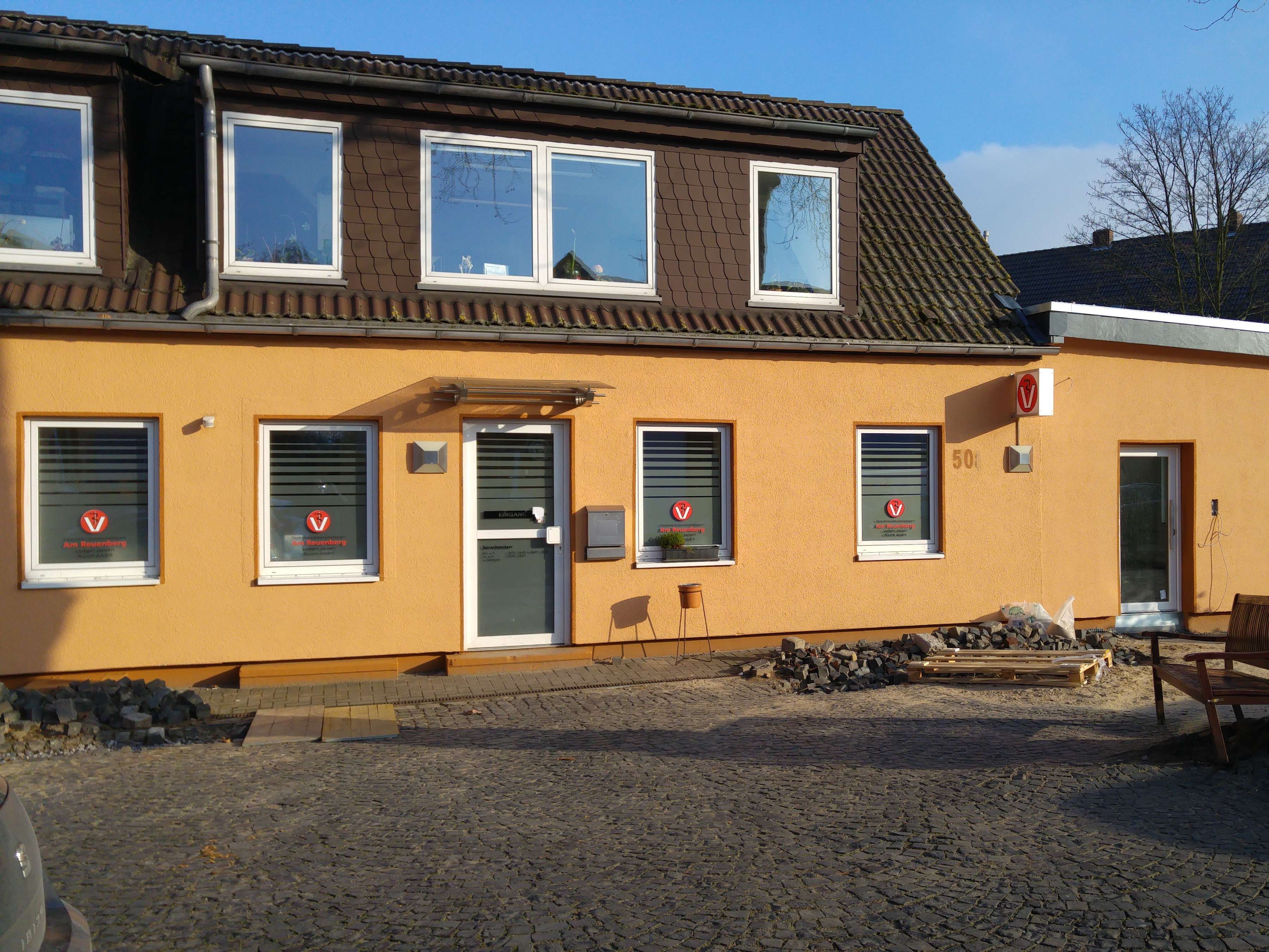 Ansicht 1 von AniCura Essen Reuenberg GmbH