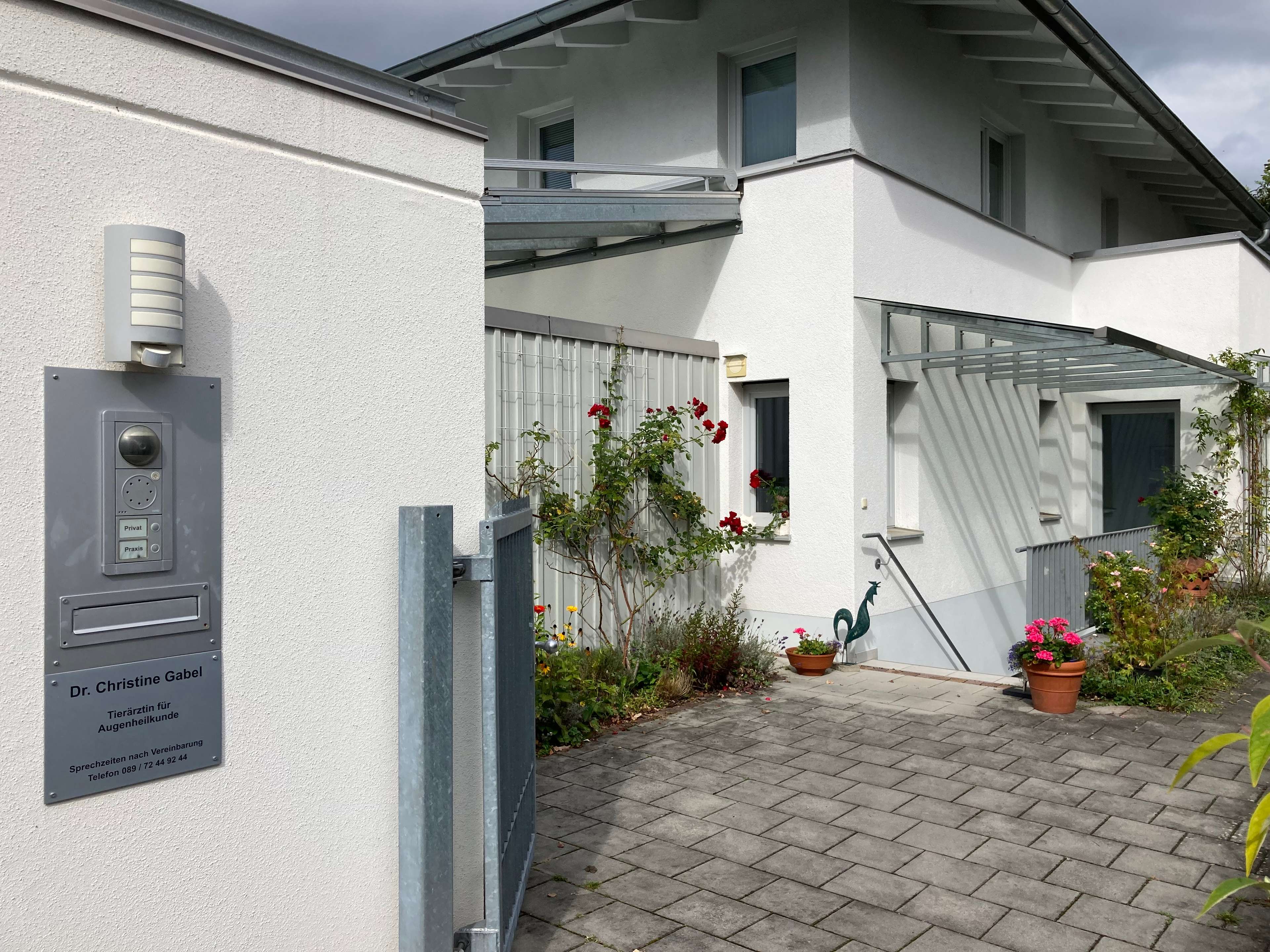 View 2 of Dr. Christine Gabel, Tierärztin für Augenheilkunde