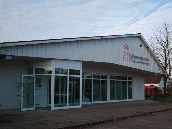 View 2 of Dr.med.vet. Rya Wüstenberg