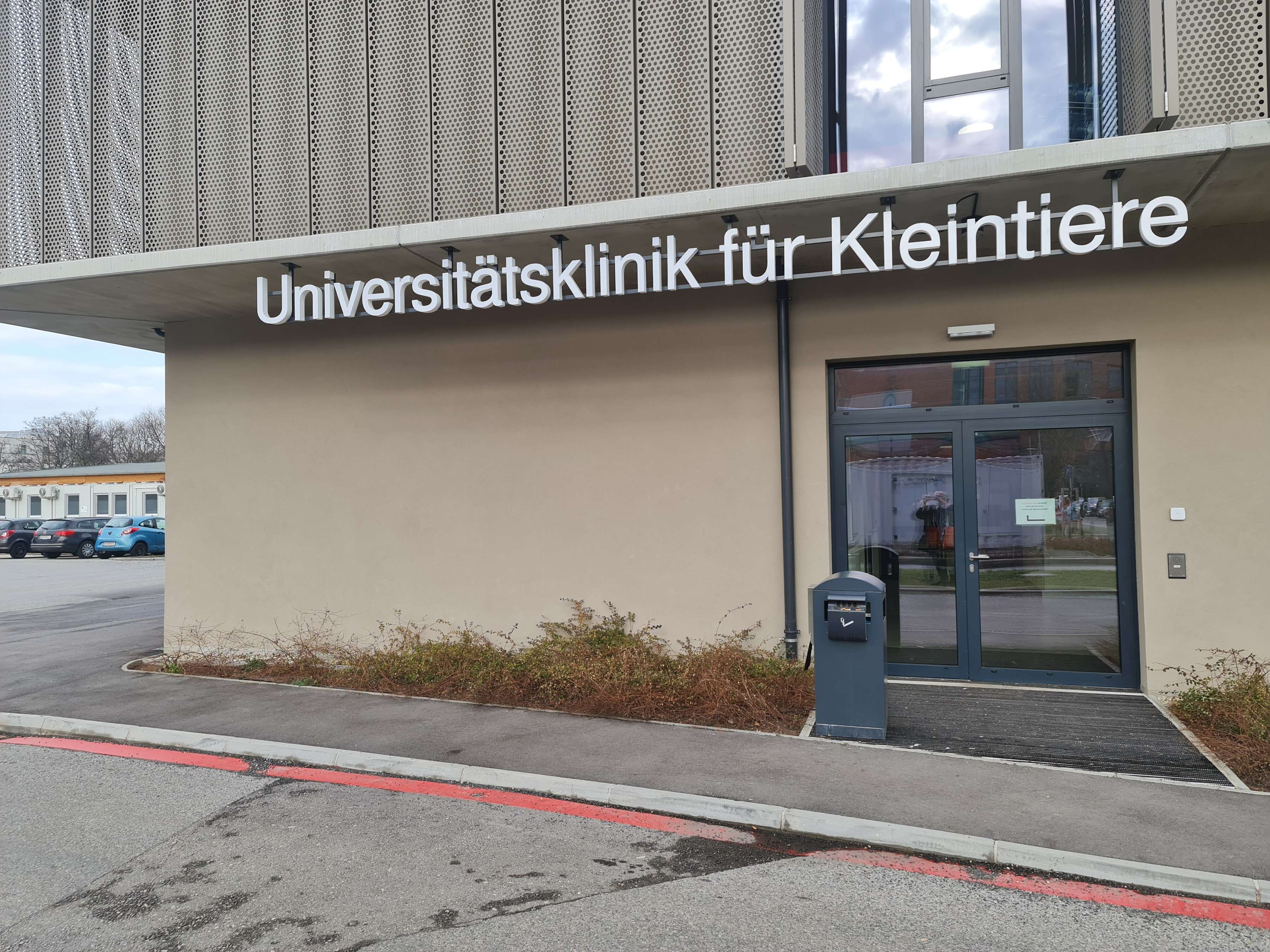 View 3 of Universitätsklinik für Kleintiere