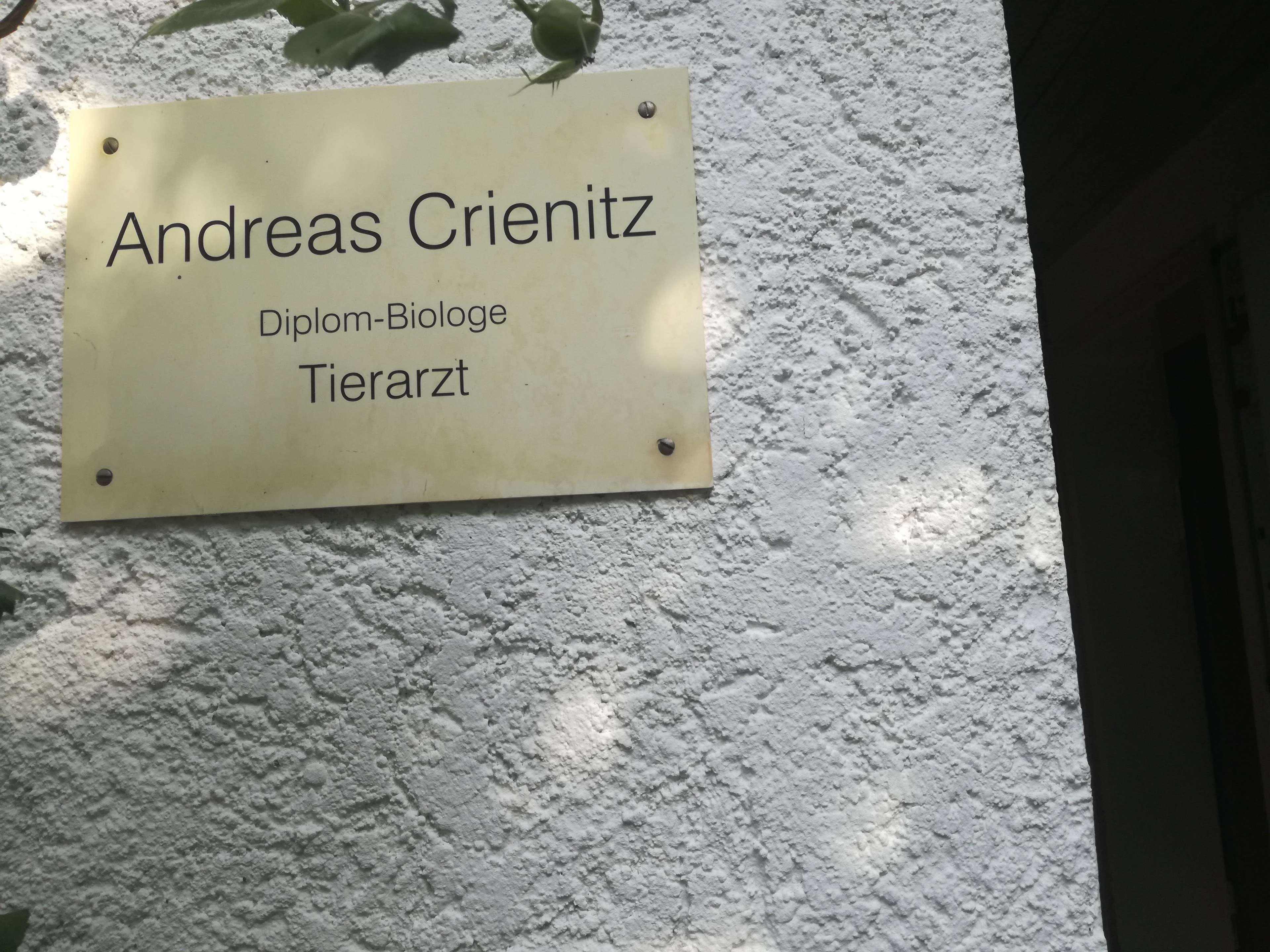 View 2 of Dipl. rer. nat. med. vet. Andreas Crienitz Tierarzt