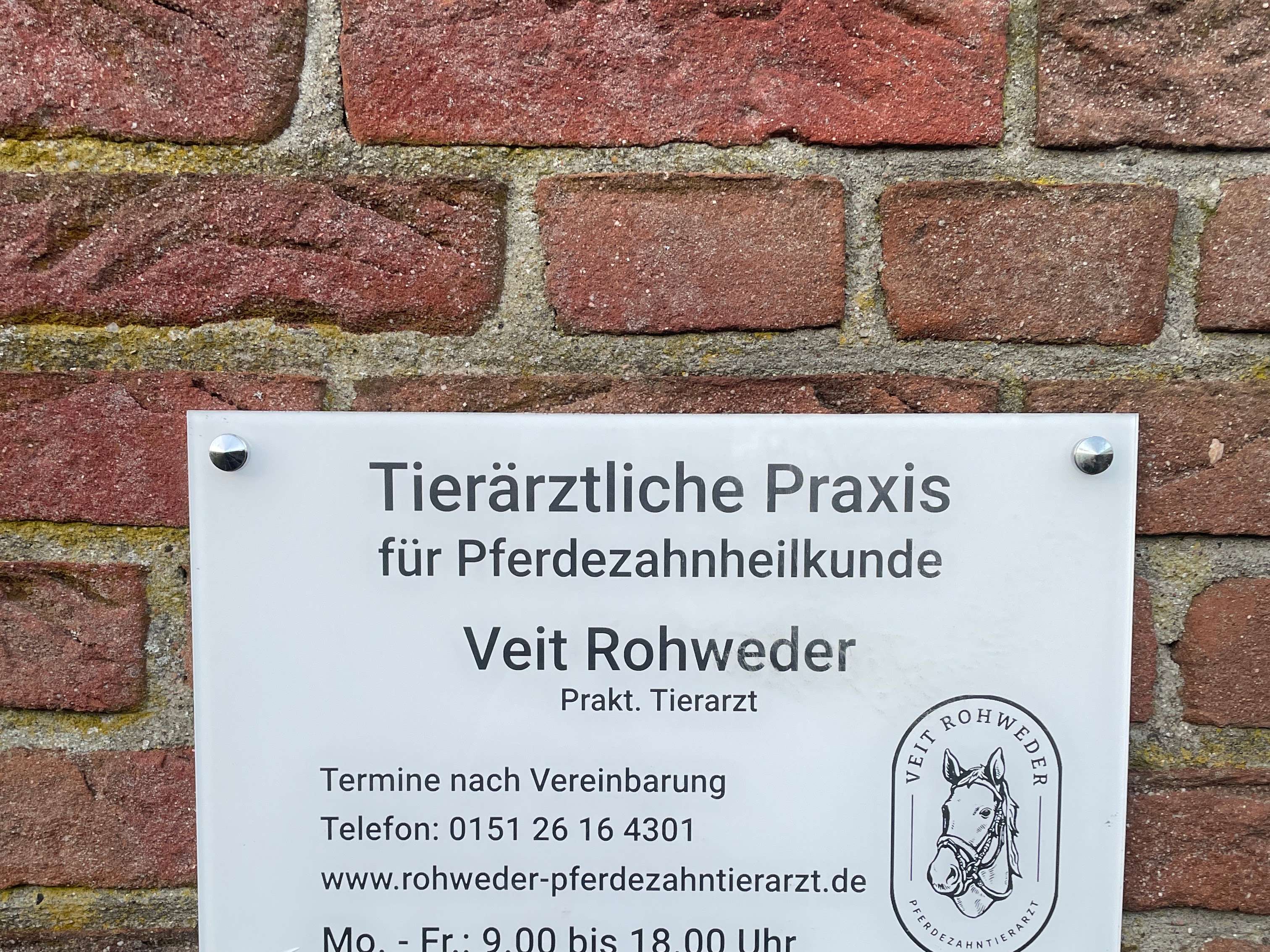 Ansicht 1 von Pferdezahntierarzt Veit Rohweder