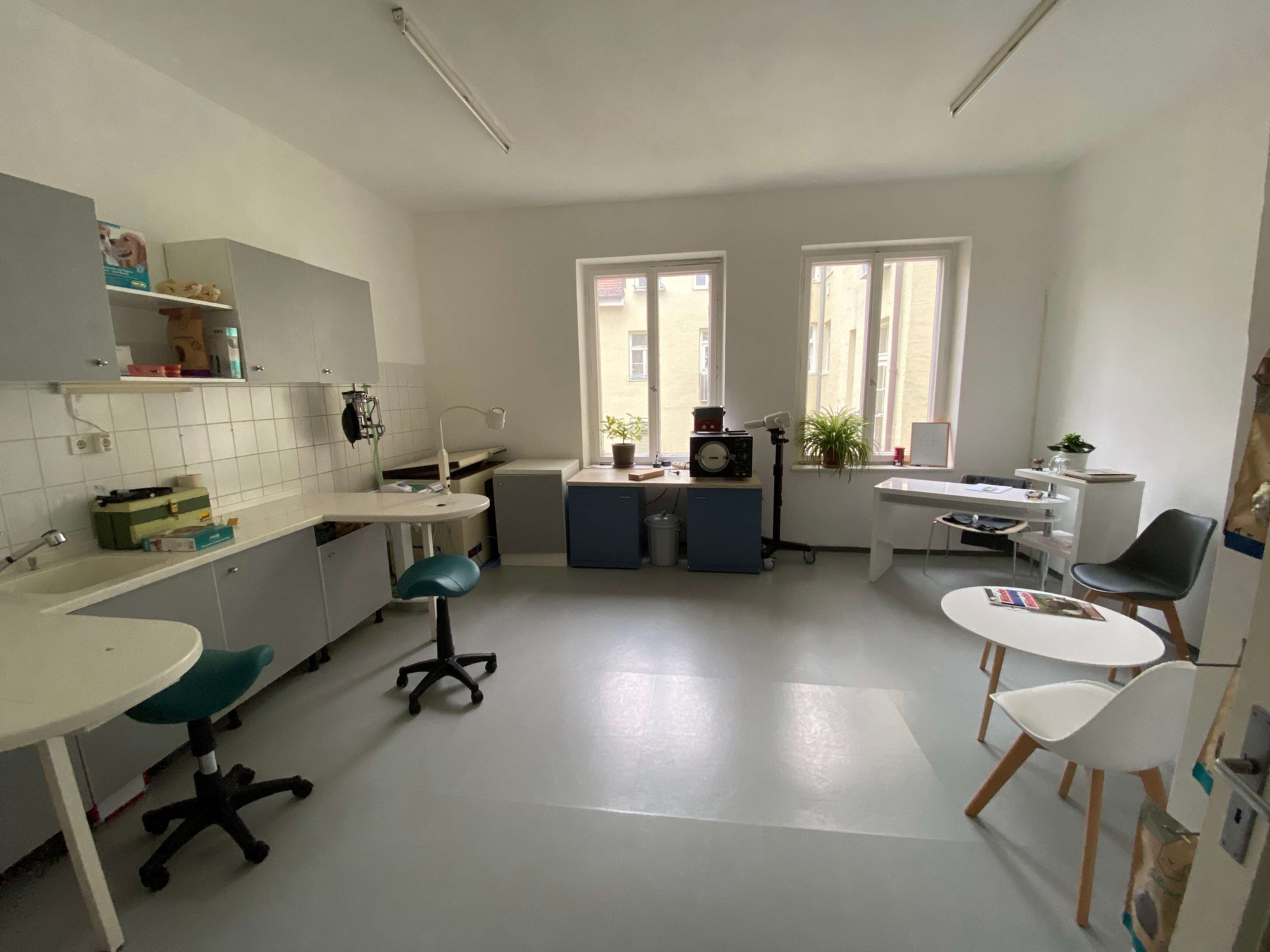 View 2 of Janowski-Gastl Stephanie Dr.med.vet. Tierarzt