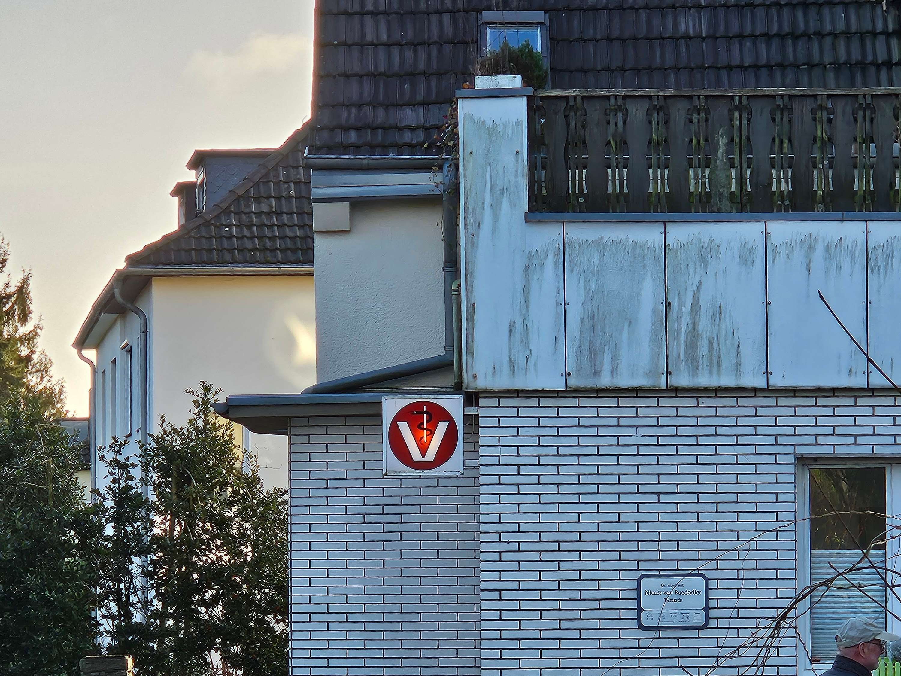 View 3 of Dr. med. vet. Nicola von Ruedorffer