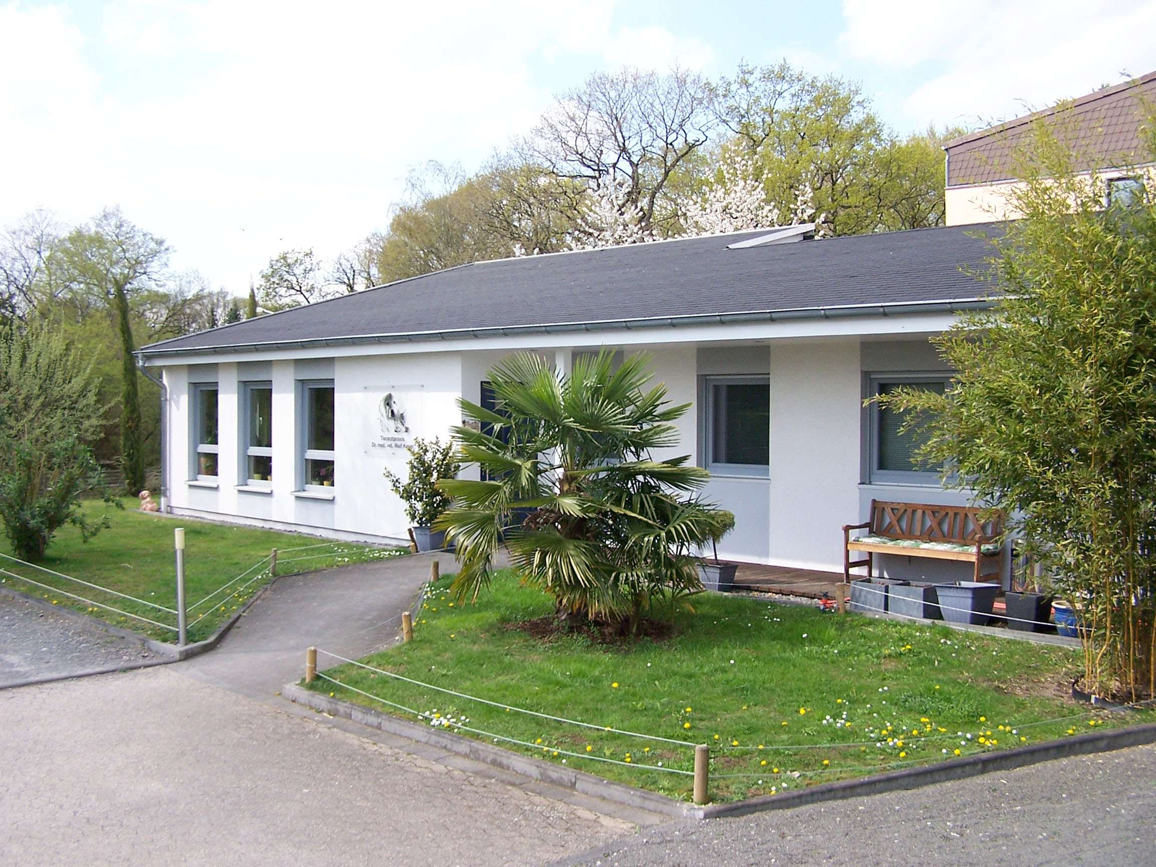 Ansicht 1 von Dr. med. vet. Wolf Kaser - Bergisch Gladbach