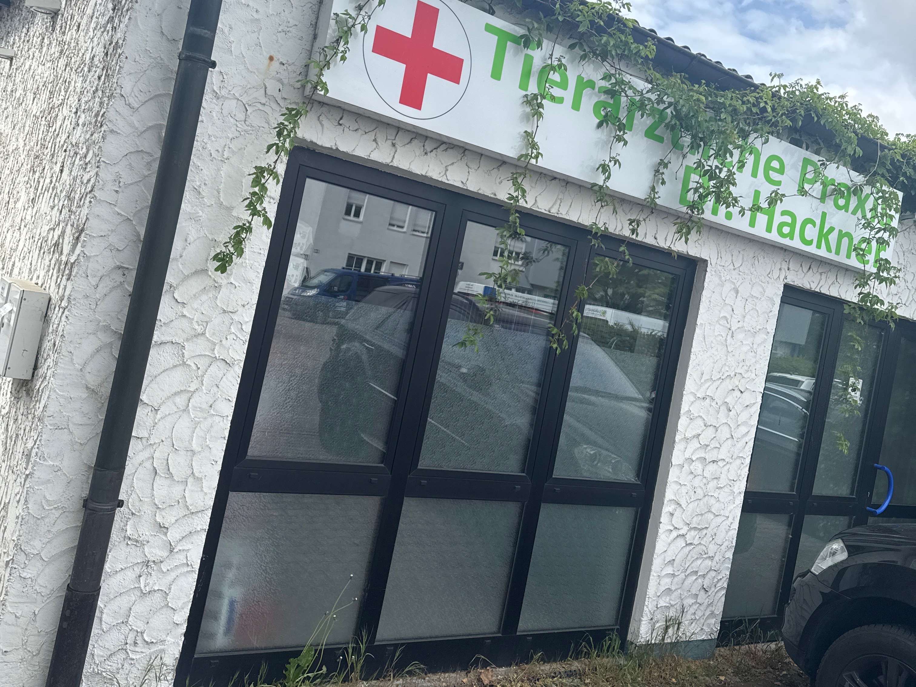Ansicht 2 von Dr.med.vet. Walter Hackner Tierärztliche Klinik