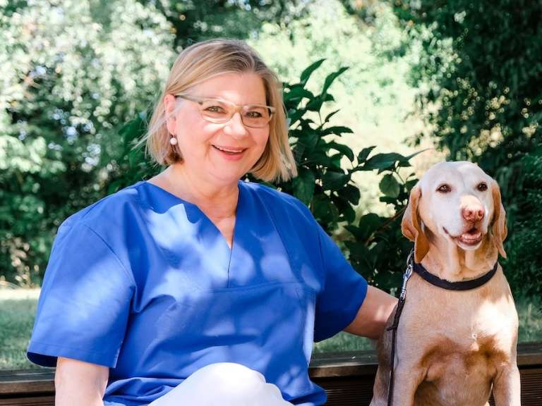 Ansicht 1 von Tierarzt Menger Weitramsdorf, Tierarztpraxis Dr. med. vet. Martina Menger