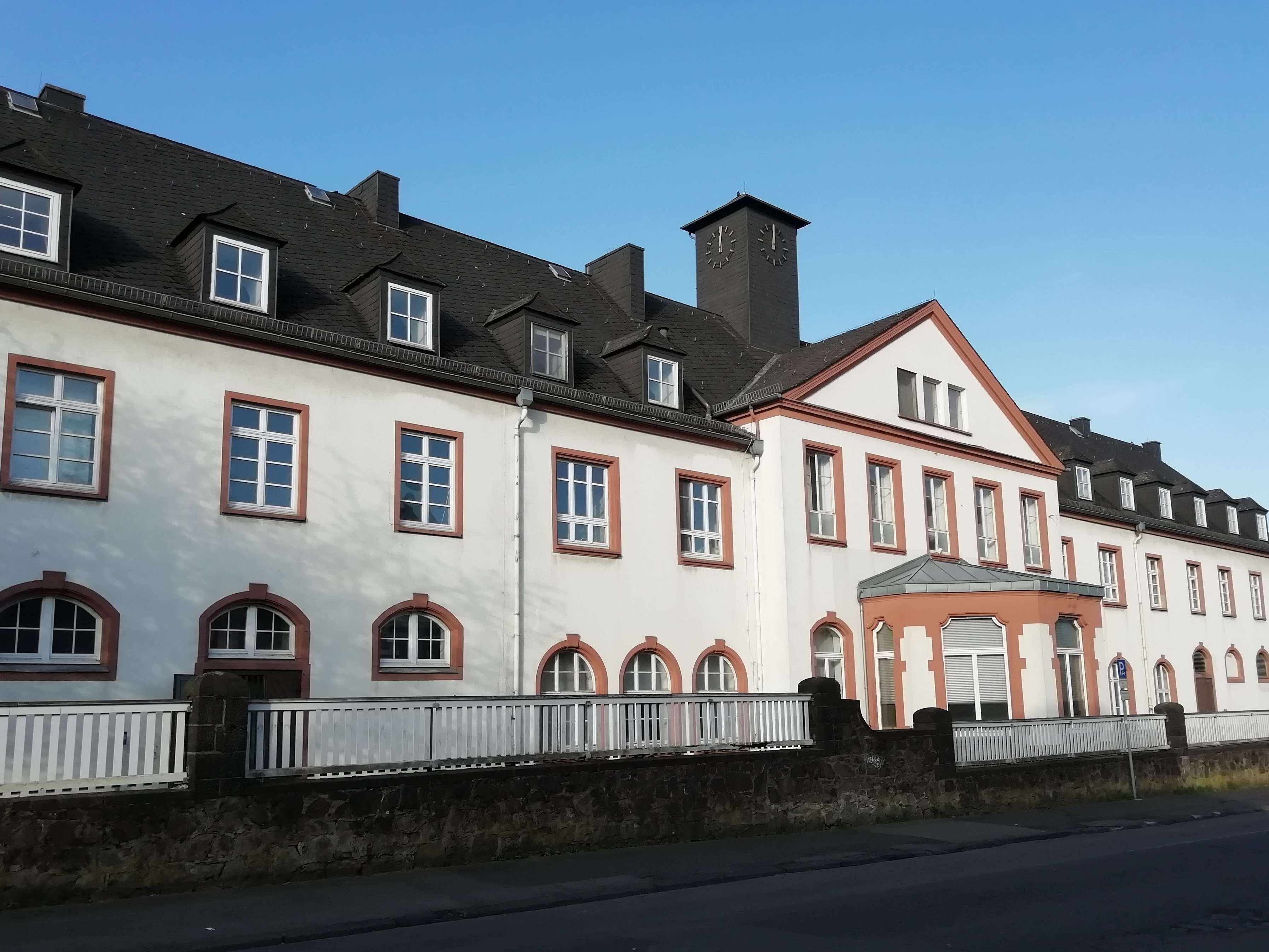Ansicht 1 von Instituts- und Klinikgebäude der Justus-Liebig-Universität Gießen Klinik für Pferde