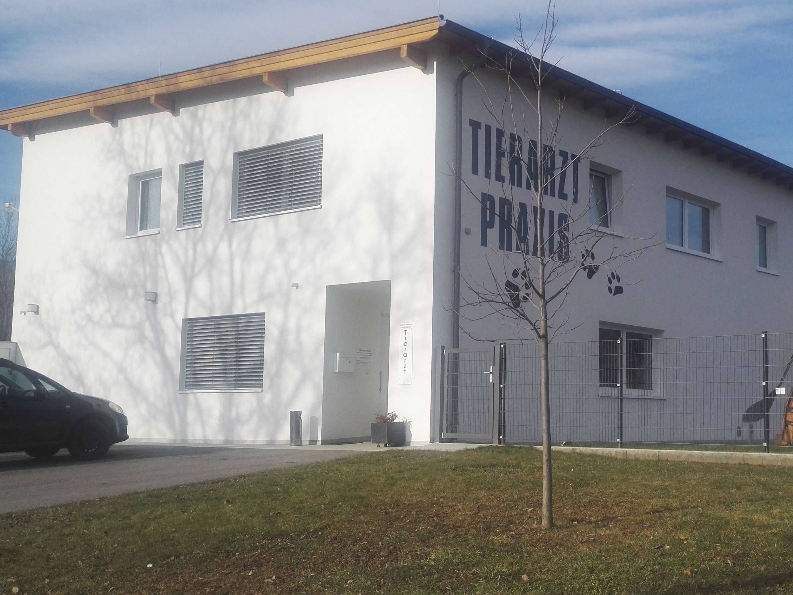 View 3 of Tierarzt Praxis Diplom Tierärztin CCRP Jutta Schlapschy