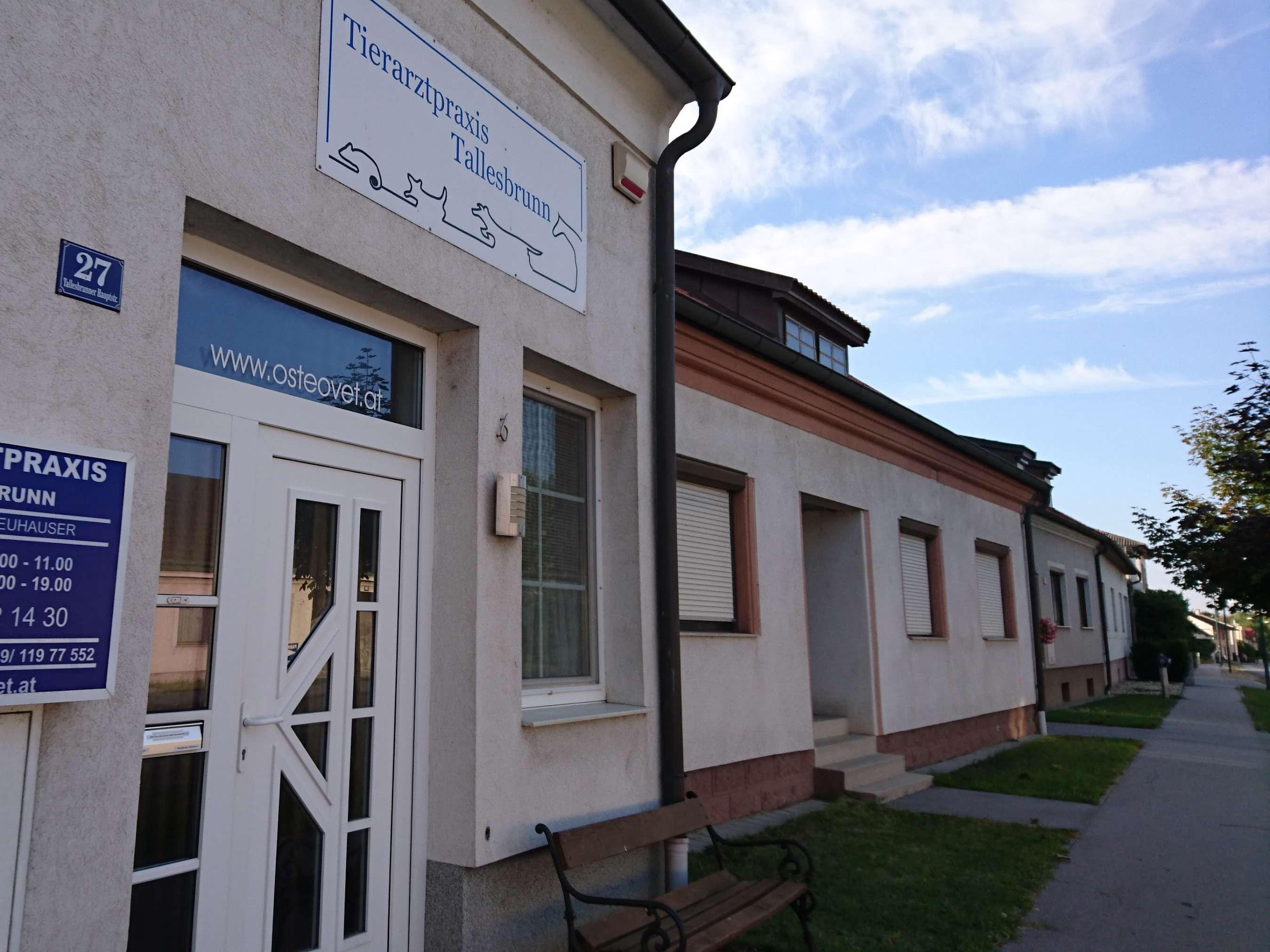 View 3 of Tierarztpraxis Tallesbrunn