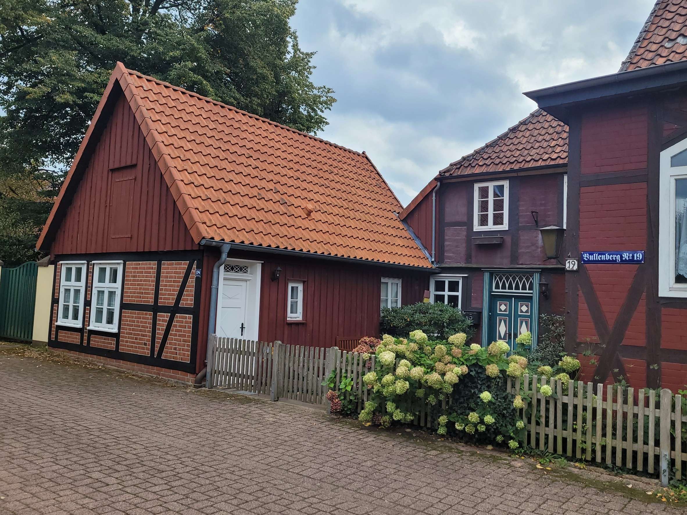 Ansicht 1 von Solveig Brockmann, Physiotherapie & Chiropraktik für Hund und Pferd