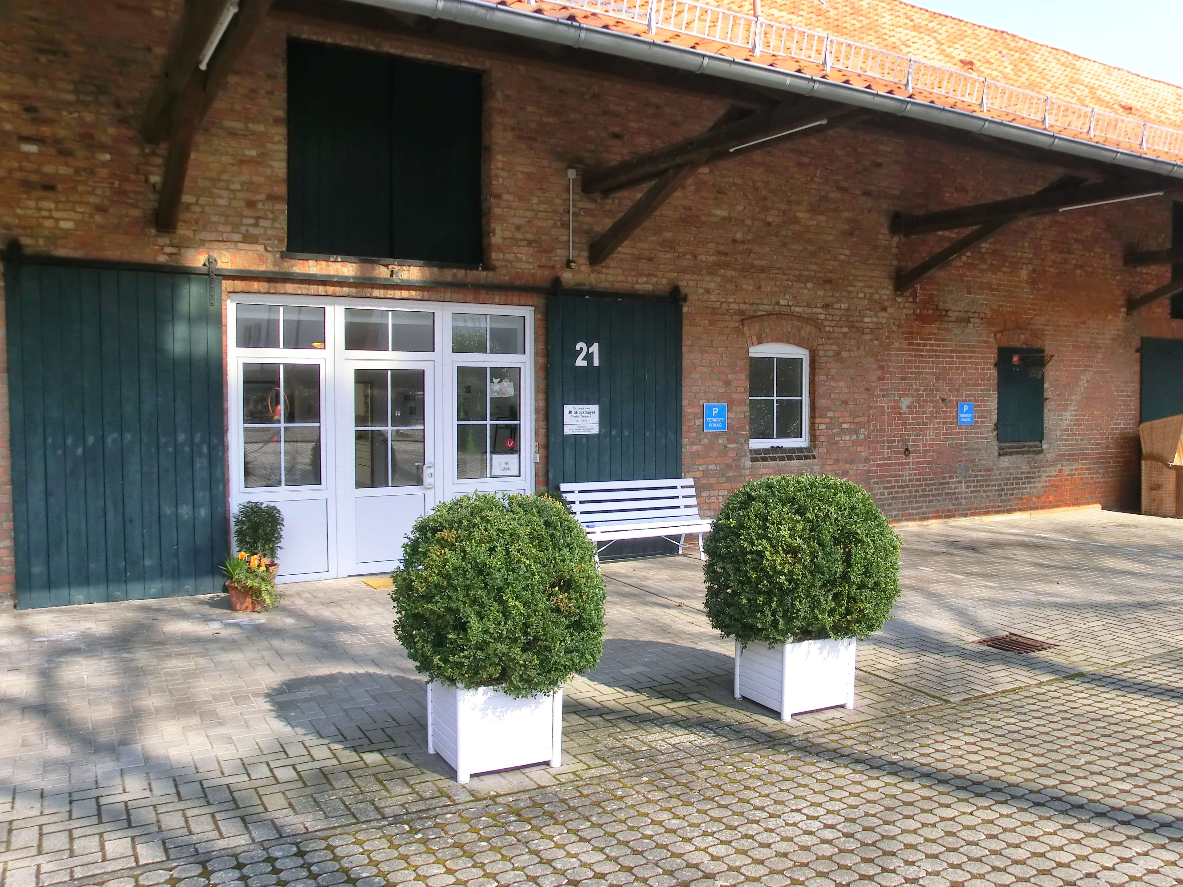View 2 of Tierarzt Dr. Marten | Gehrden