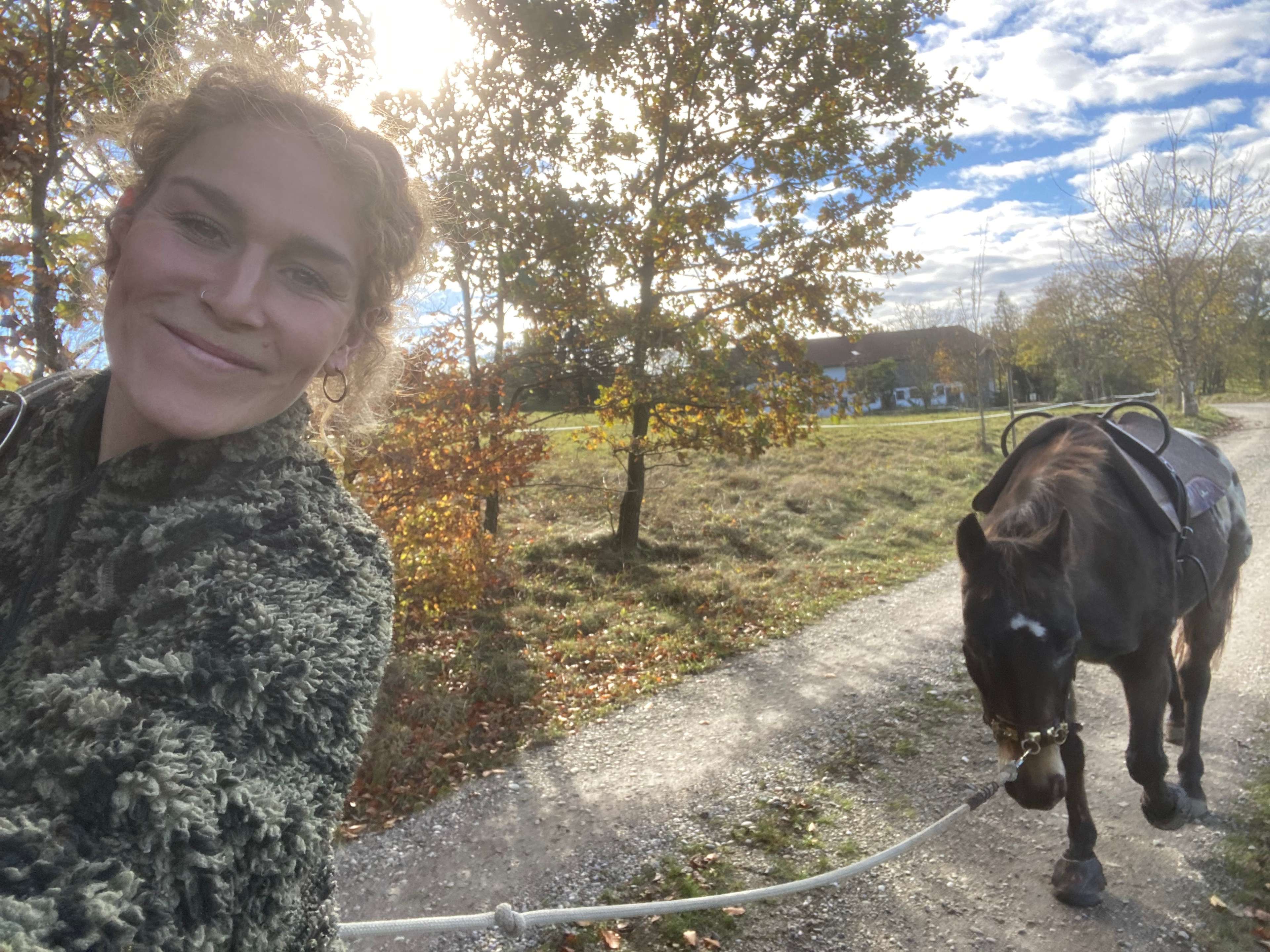 Ansicht 1 von Mobile Tierarztpraxis Viktoria Tauschke, ganzheitliche Tiermedizin, Teckelteam