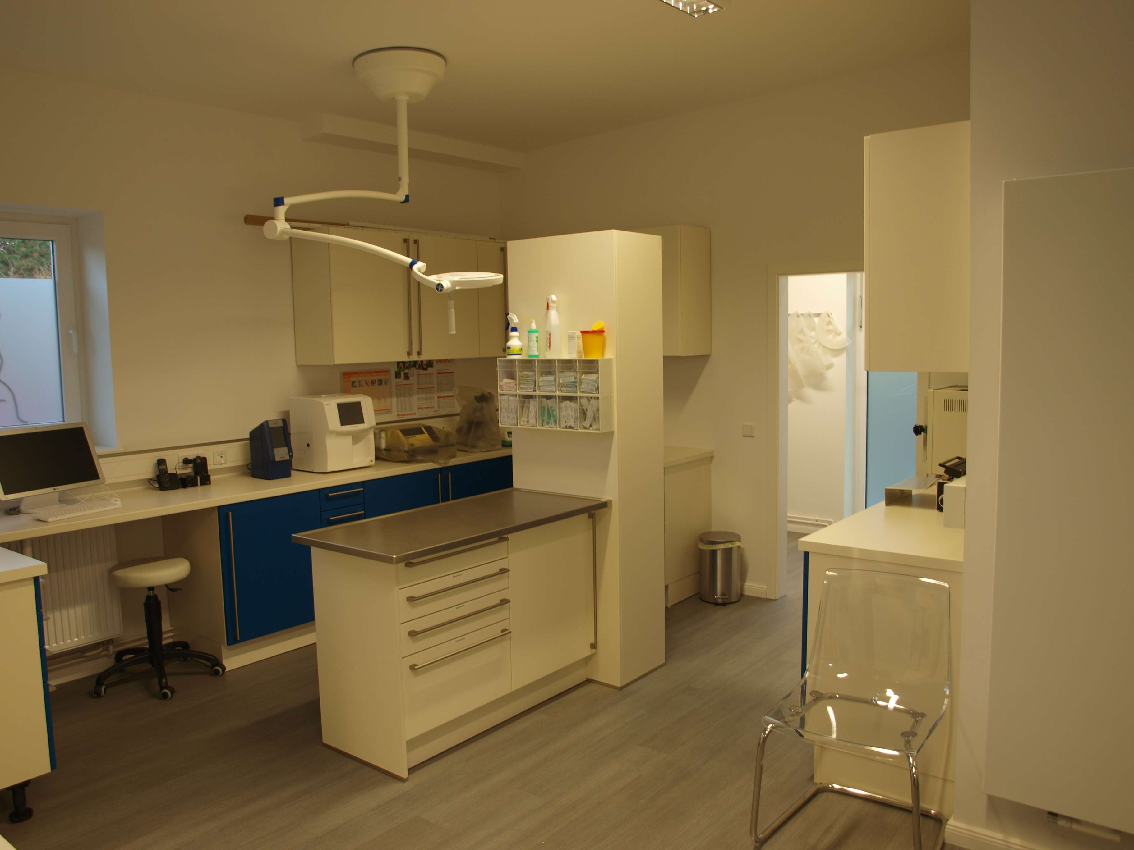 View 3 of Dr.med.vet. Rya Wüstenberg