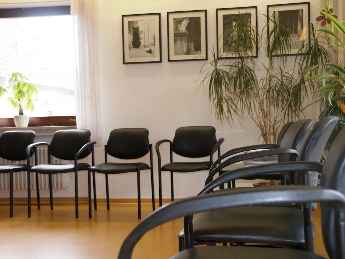 Ansicht 2 von Roland Schwinge Dr. Marco Herr Praktische Tierärzte
