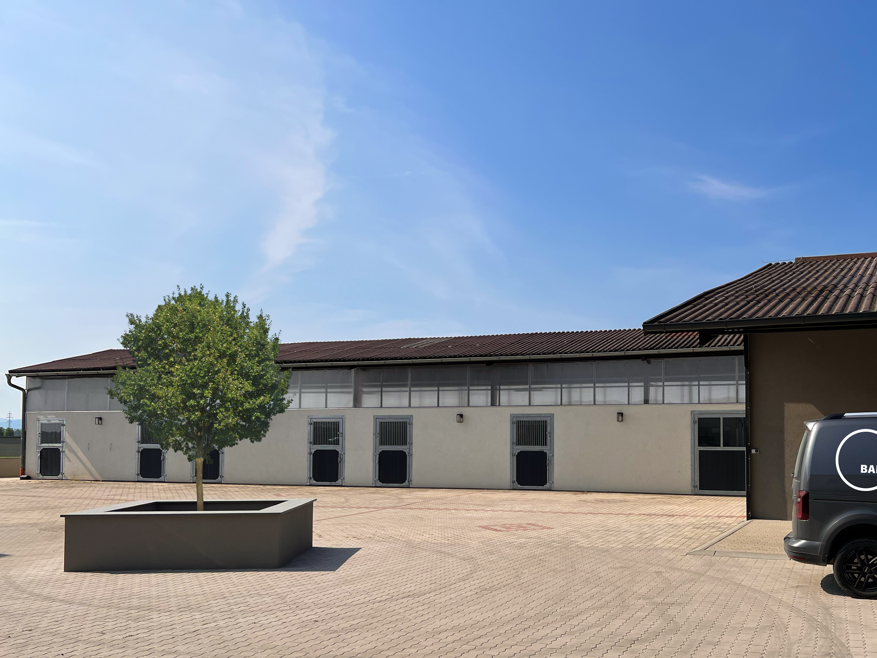 Ansicht 1 von Ballycapall Pferdeklinik