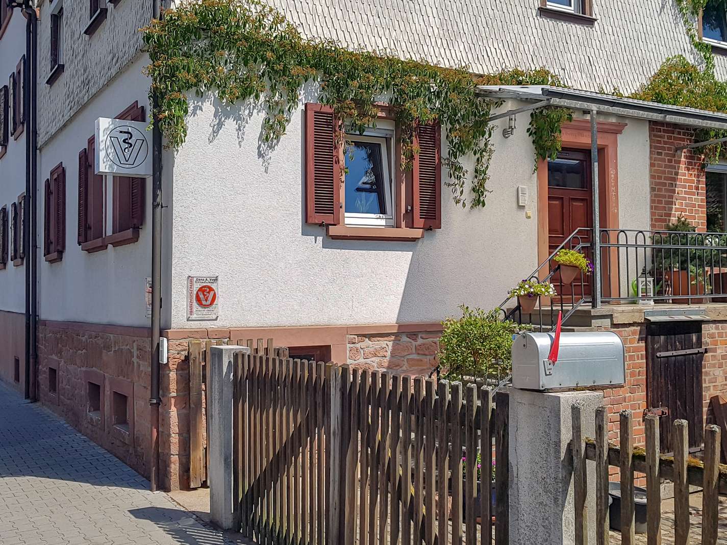 Ansicht 1 von Dana Vogel Tierärztin