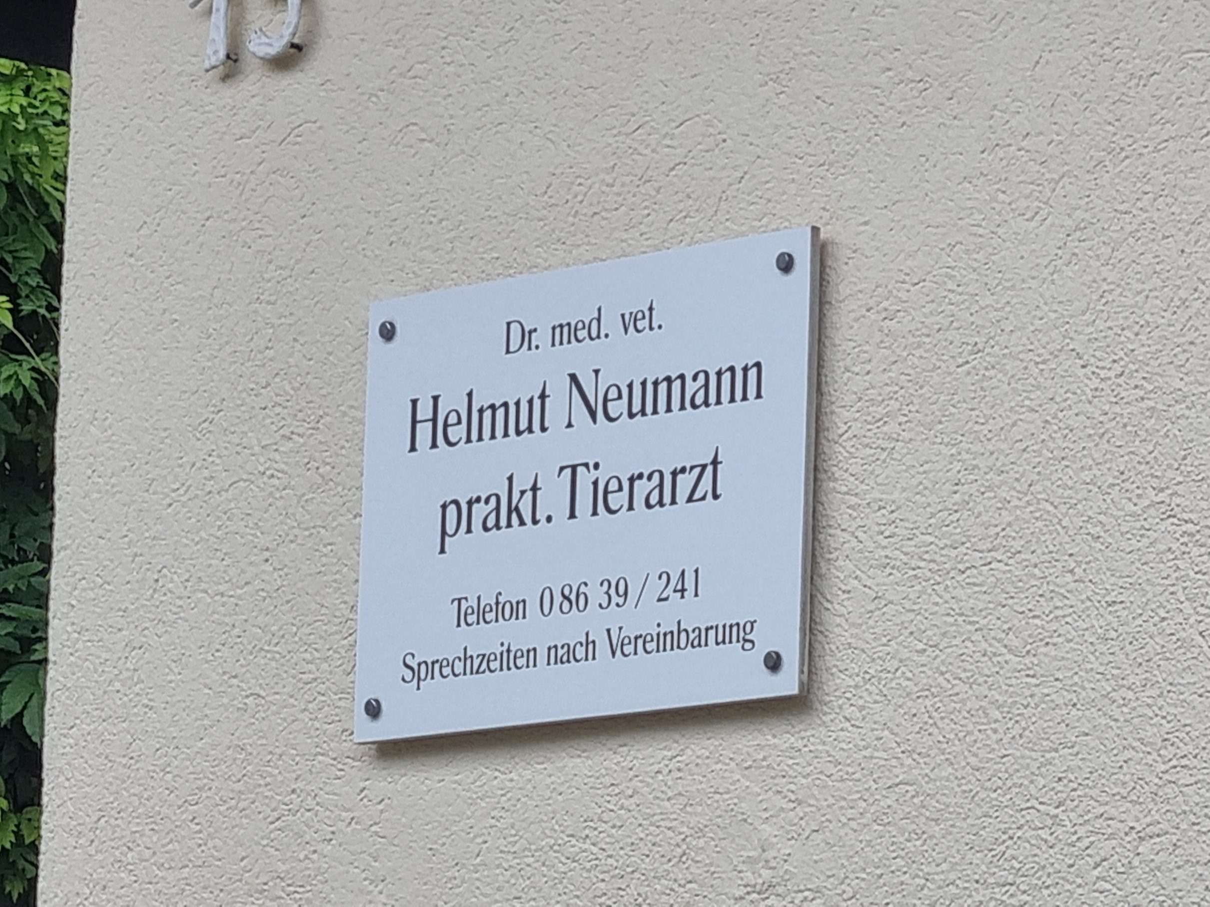 Ansicht 3 von Dr. med. vet. Helmut Neumann