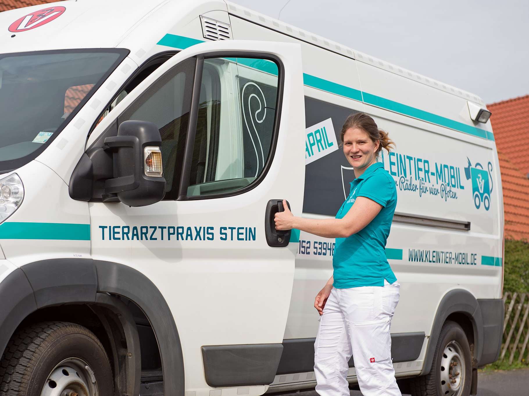 Ansicht 3 von Mobile Tierarztpraxis Stein | Kleintier-Mobil | Tierarzt