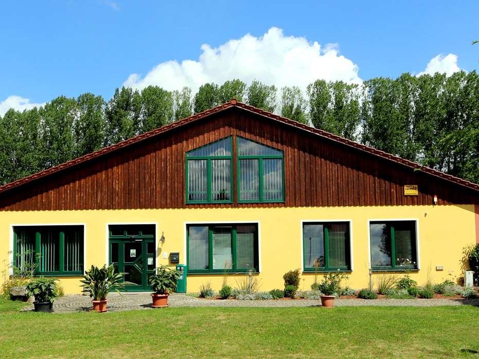 View 2 of Dr. Gerald Lantzsch Tiergesundheitszentrum