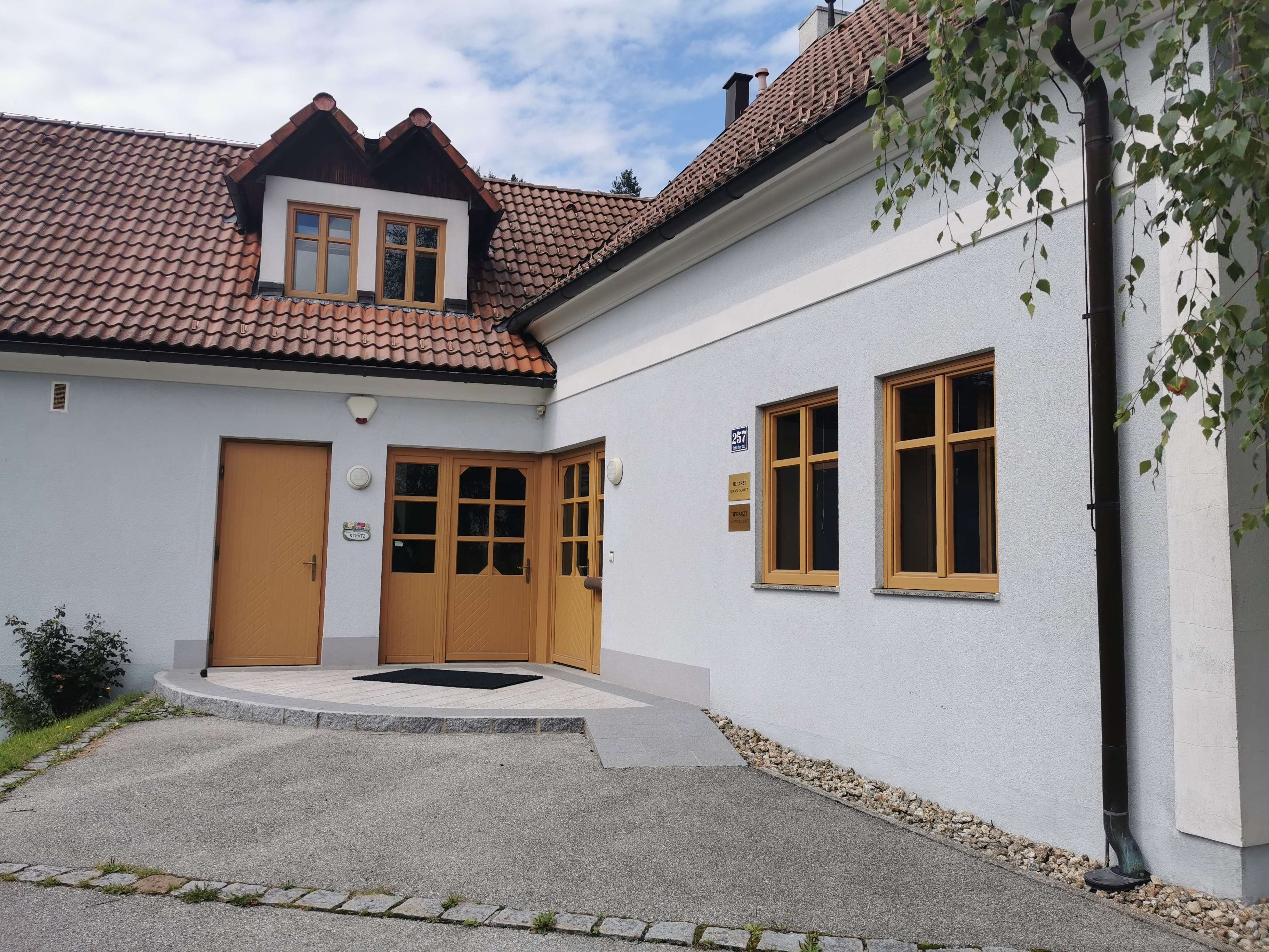 View 2 of Dipl-TA Dr. Karl Schätz