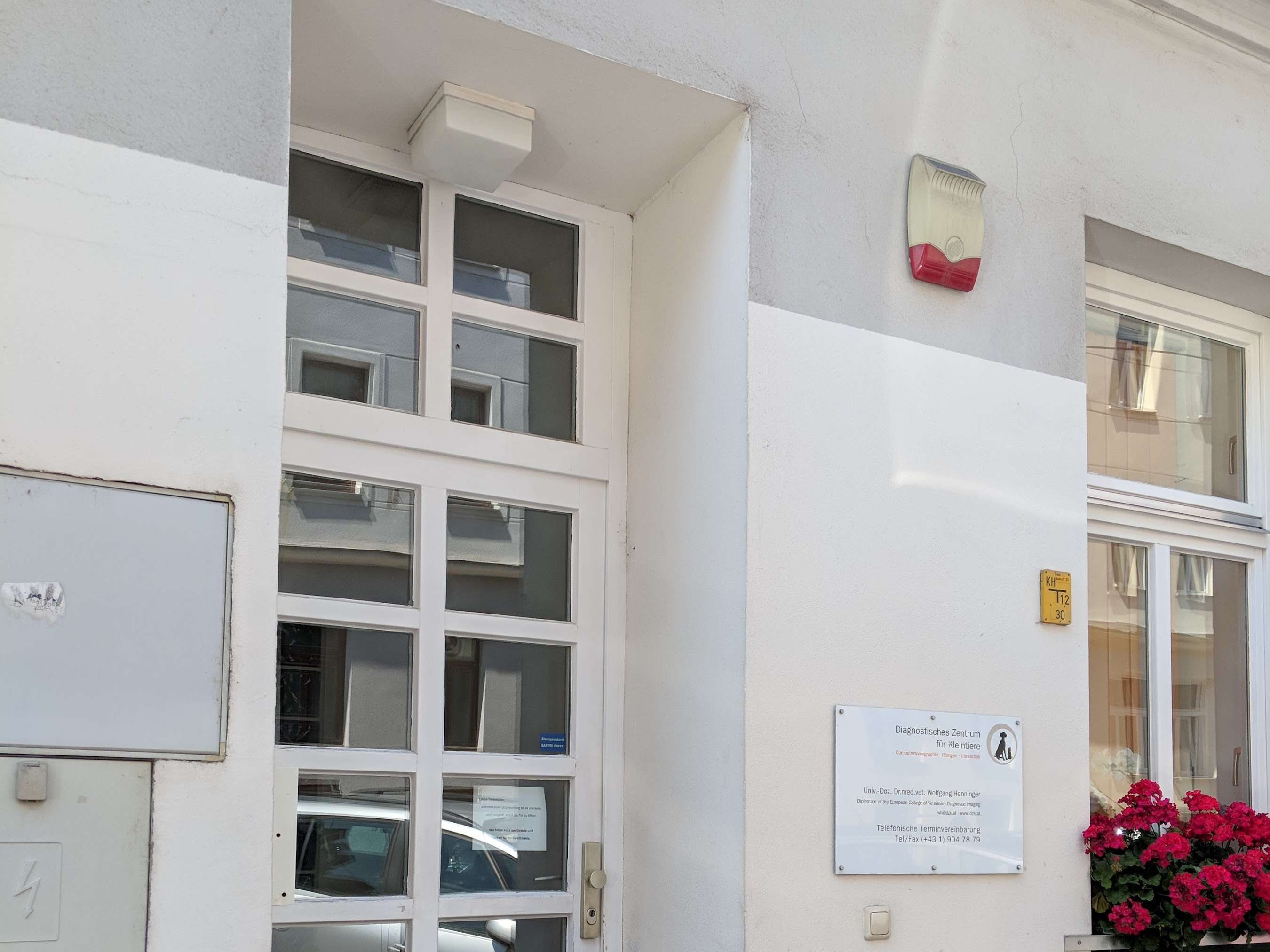 View 2 of Diagnostisches Zentrum für Kleintiere