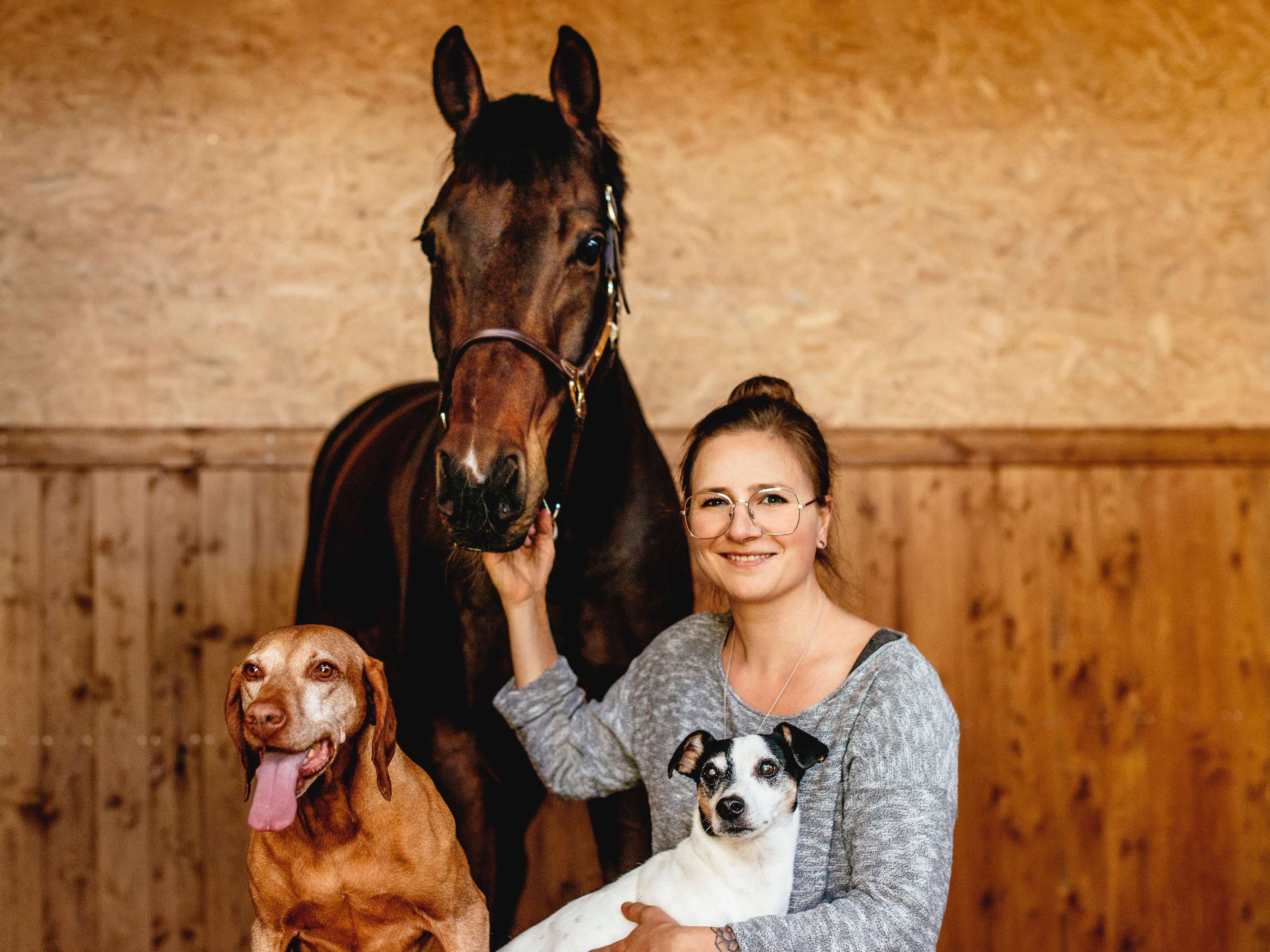 View 1 of Dr.med.vet. Anna Stölzl- veterinärchiropraktorische Fahrpraxis