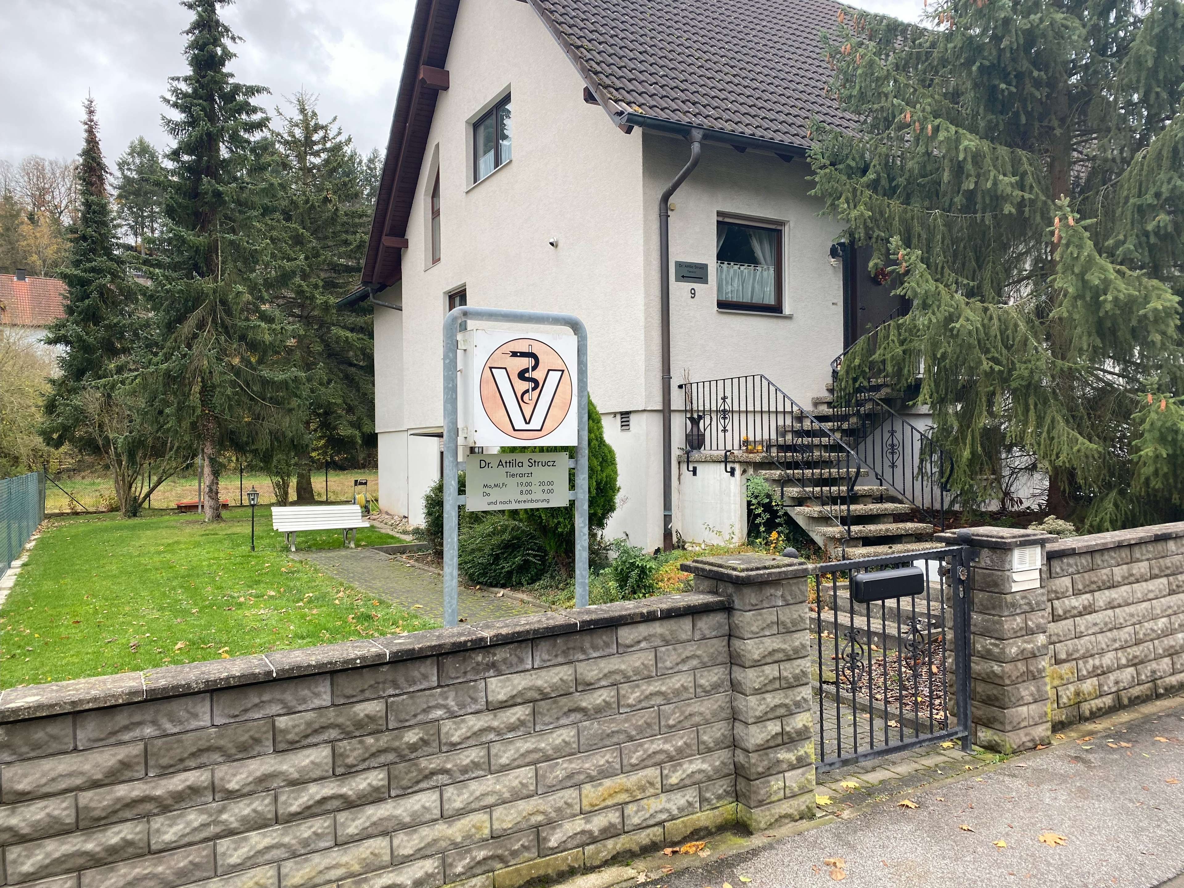 View 1 of Dr. Strucz Attila - Tierarzt - Termin nur nach Vereinbarung