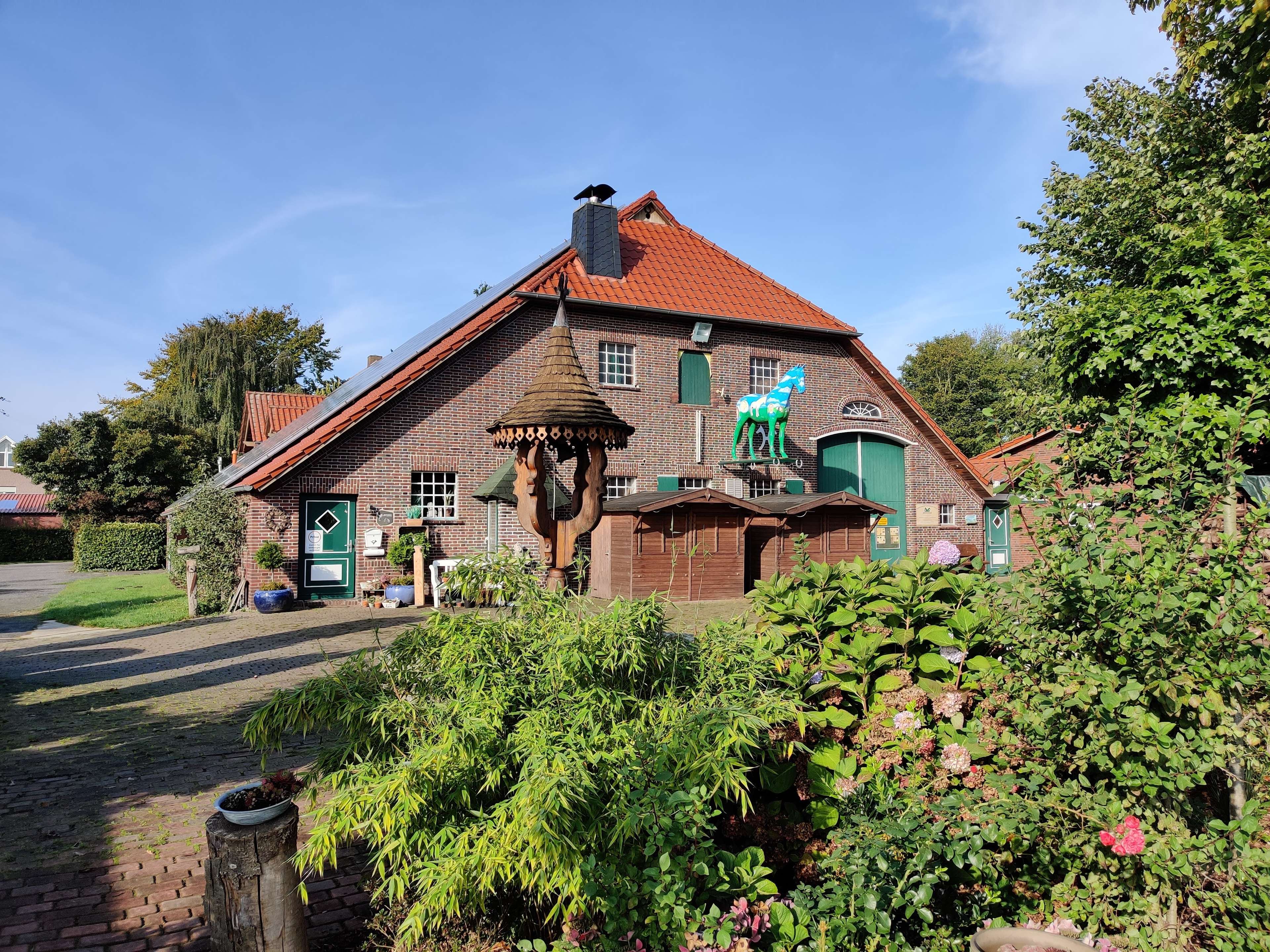 View 2 of HANKENHOF - Tier & Natur im Einklang