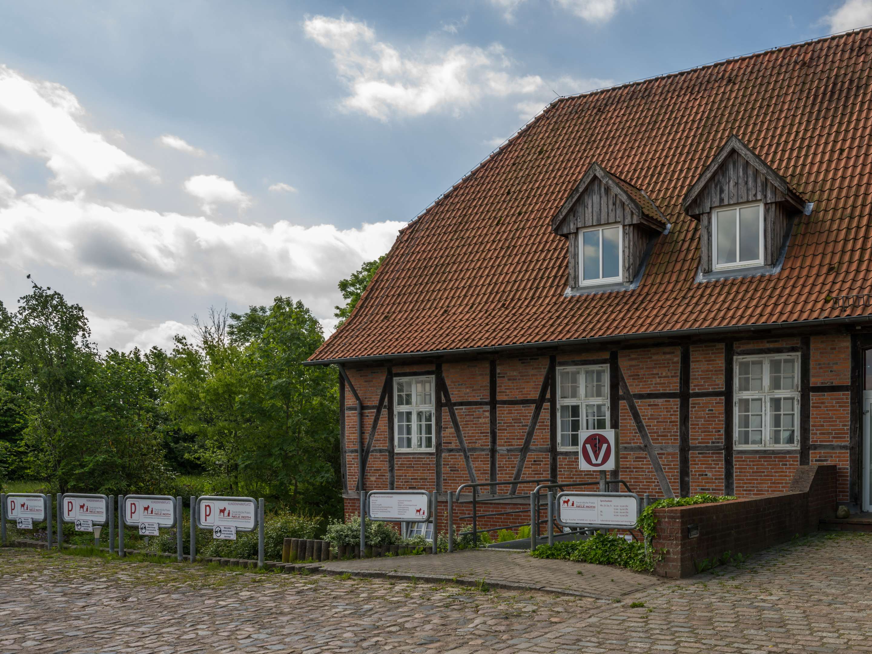 View 1 of Nele Roth