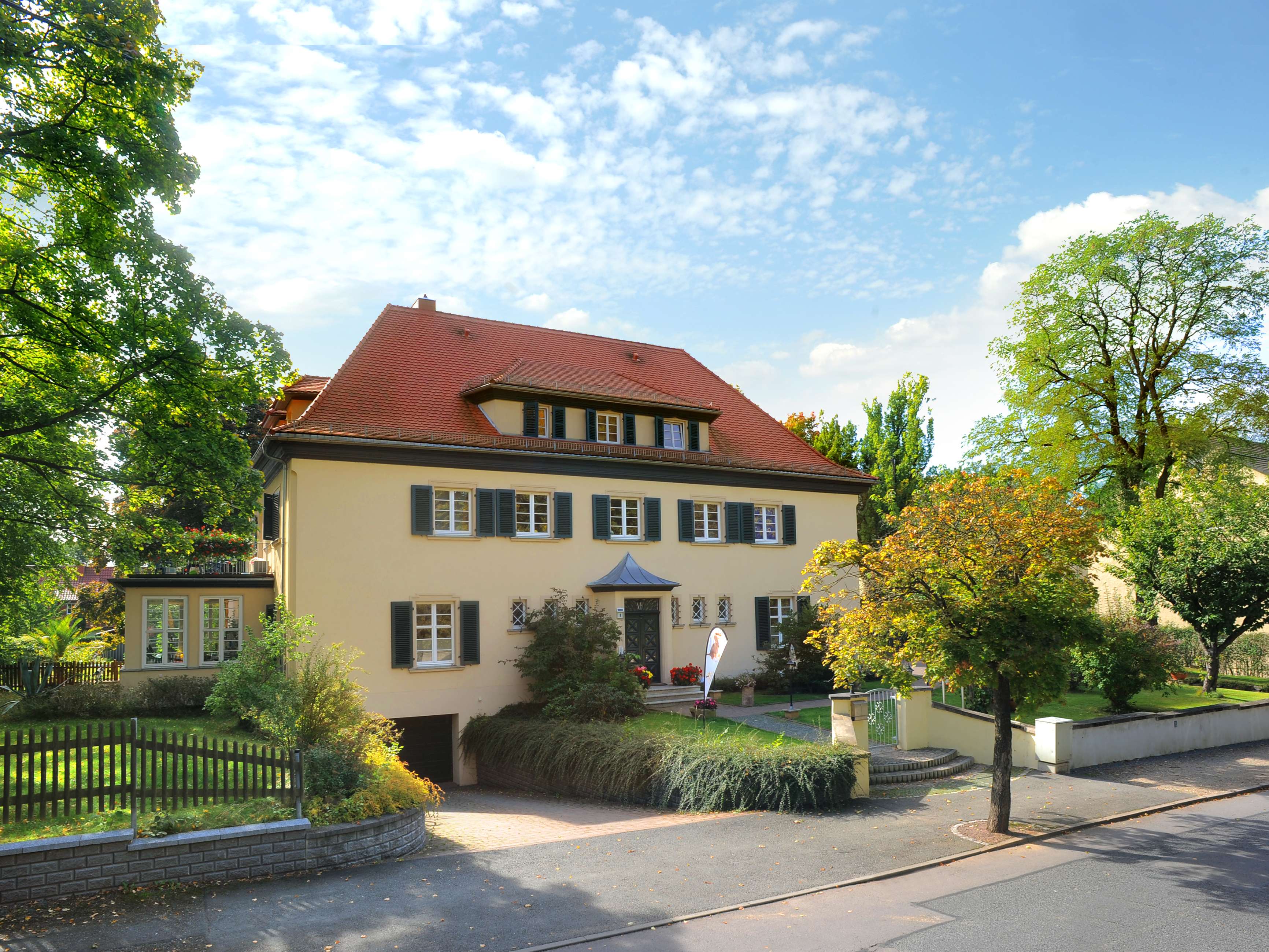 View 2 of Tierarzt Rüdiger Poenicke