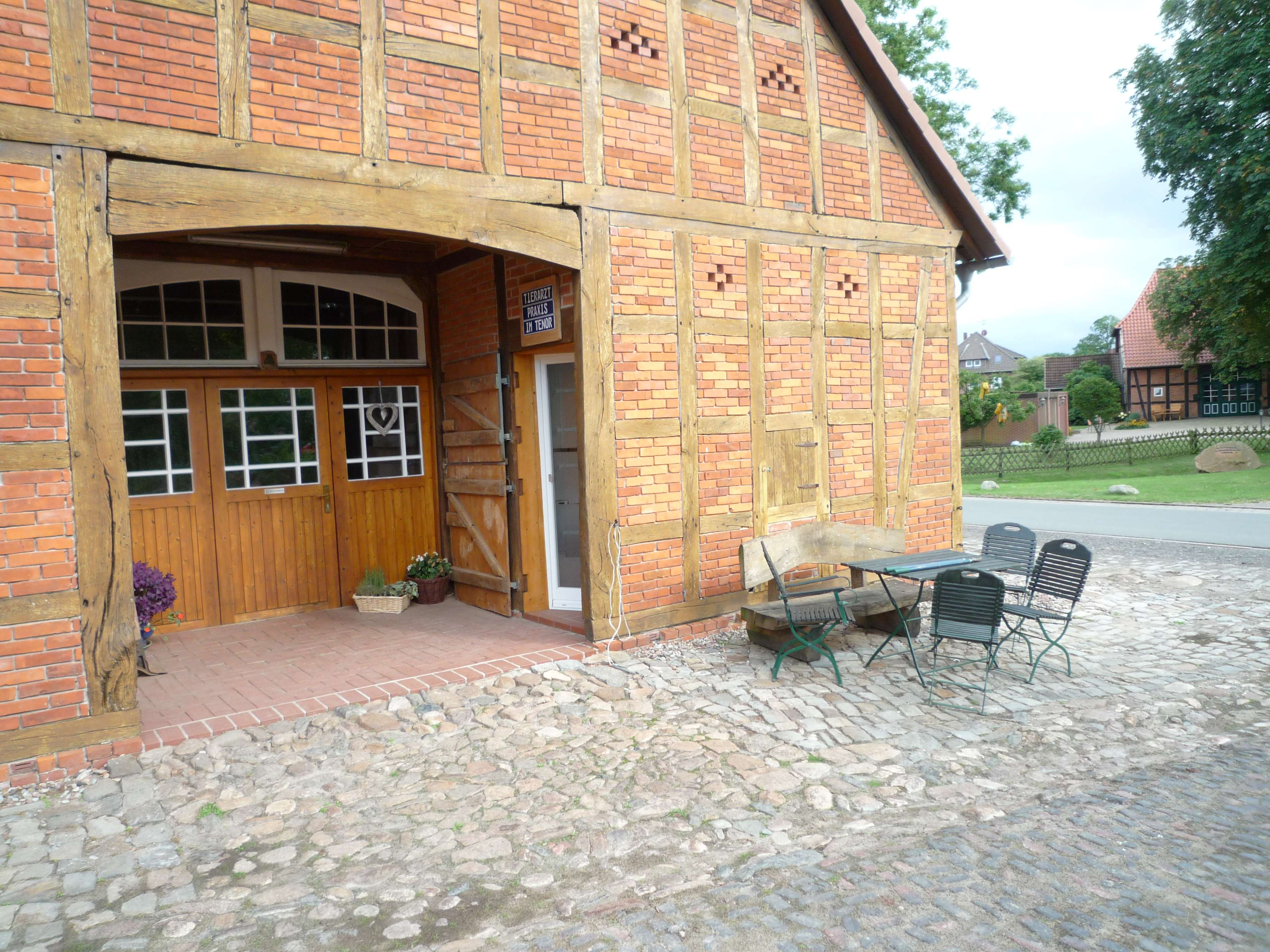 View 2 of Tierarztpraxis im Tenor
