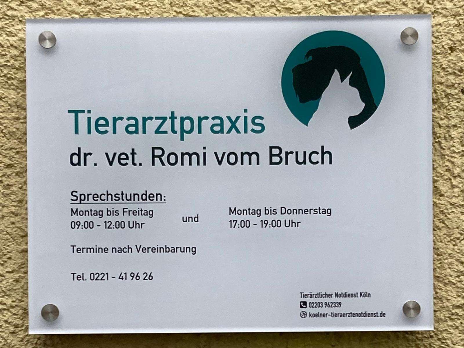 View 1 of Dr. med. vet. Jochen vom Bruch Tierarzt
