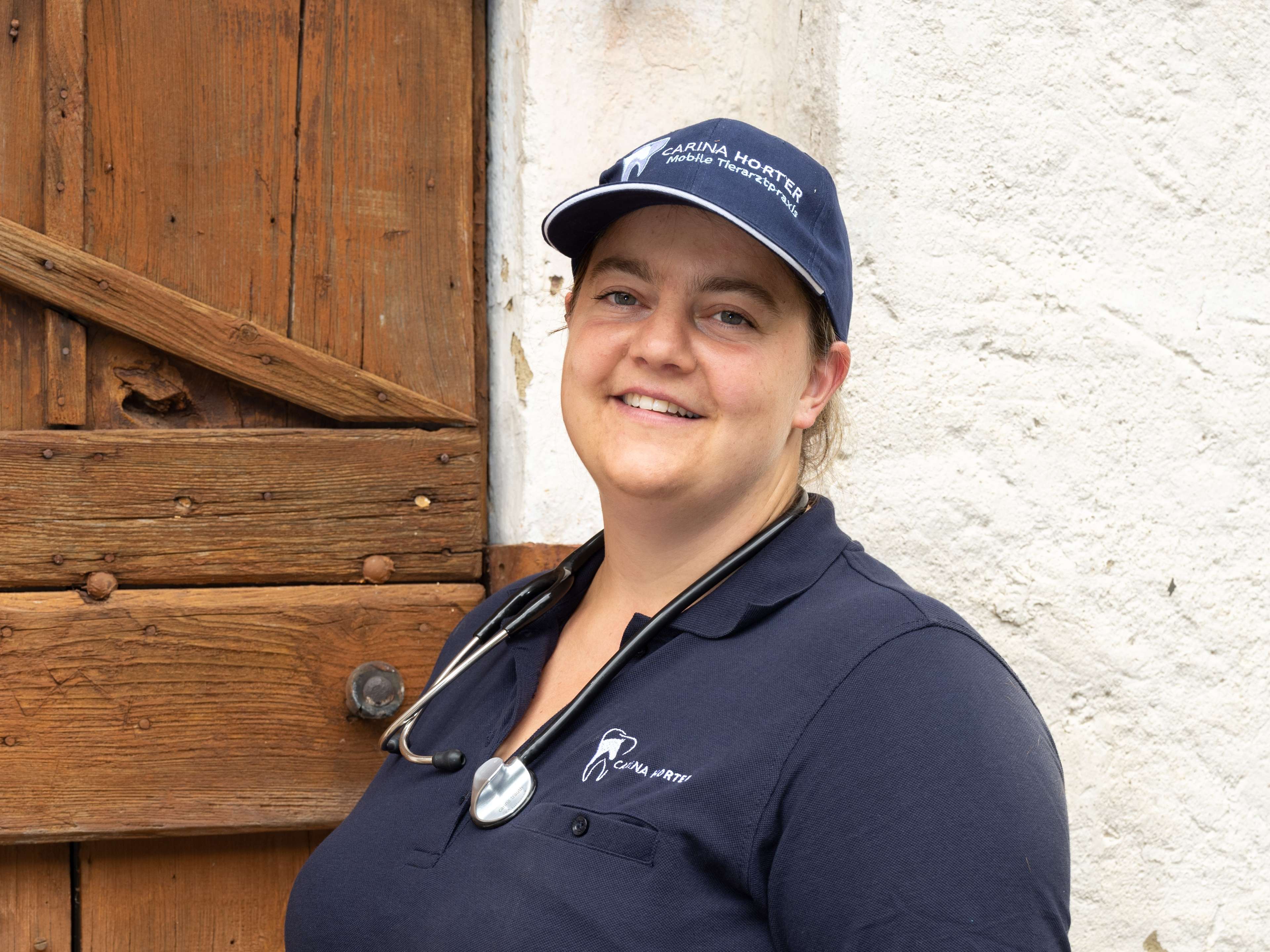 Ansicht 4 von Carina Horter Mobile Tierarztpraxis - Schwerpunkt Zahnmedizin für Pferde