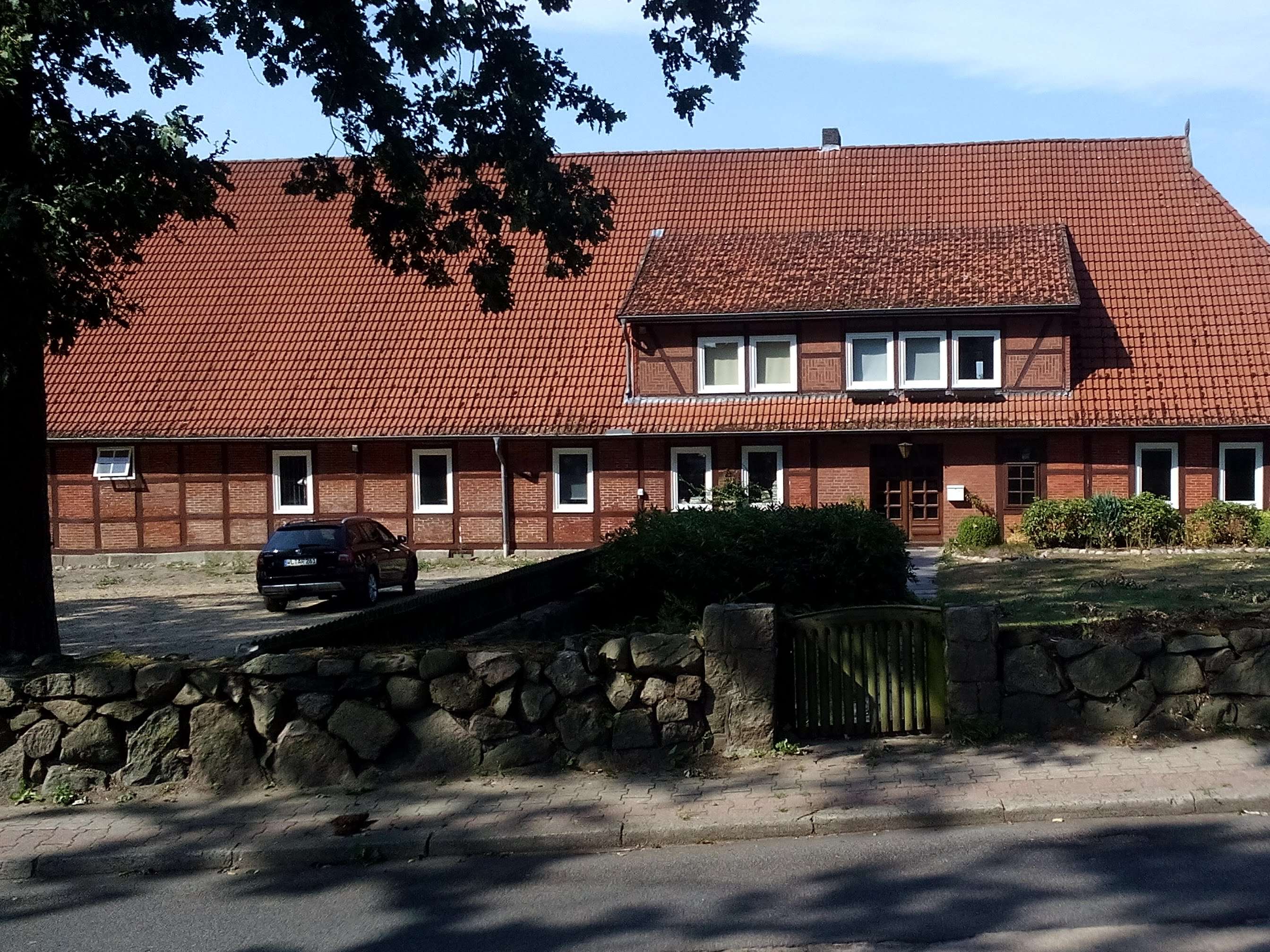 View 1 of Pferdeklinik Nindorf