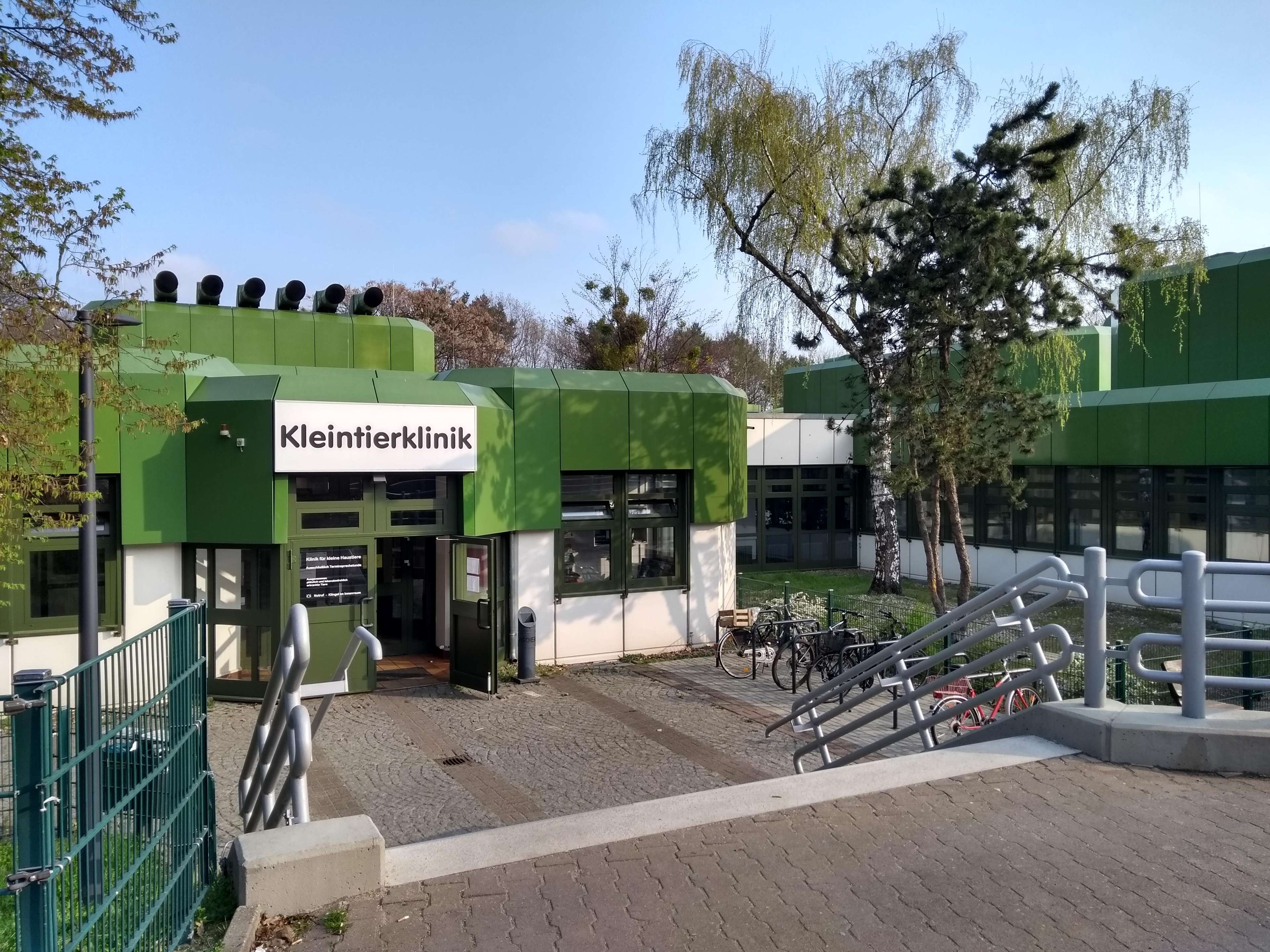 Ansicht 1 von Klein- und Heimtierklinik der FU Berlin