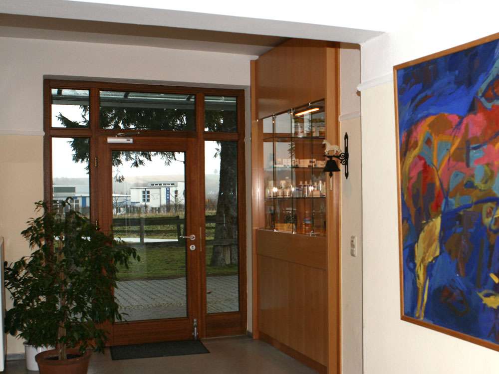 View 3 of Tierarzt Dr. Anita Kotter