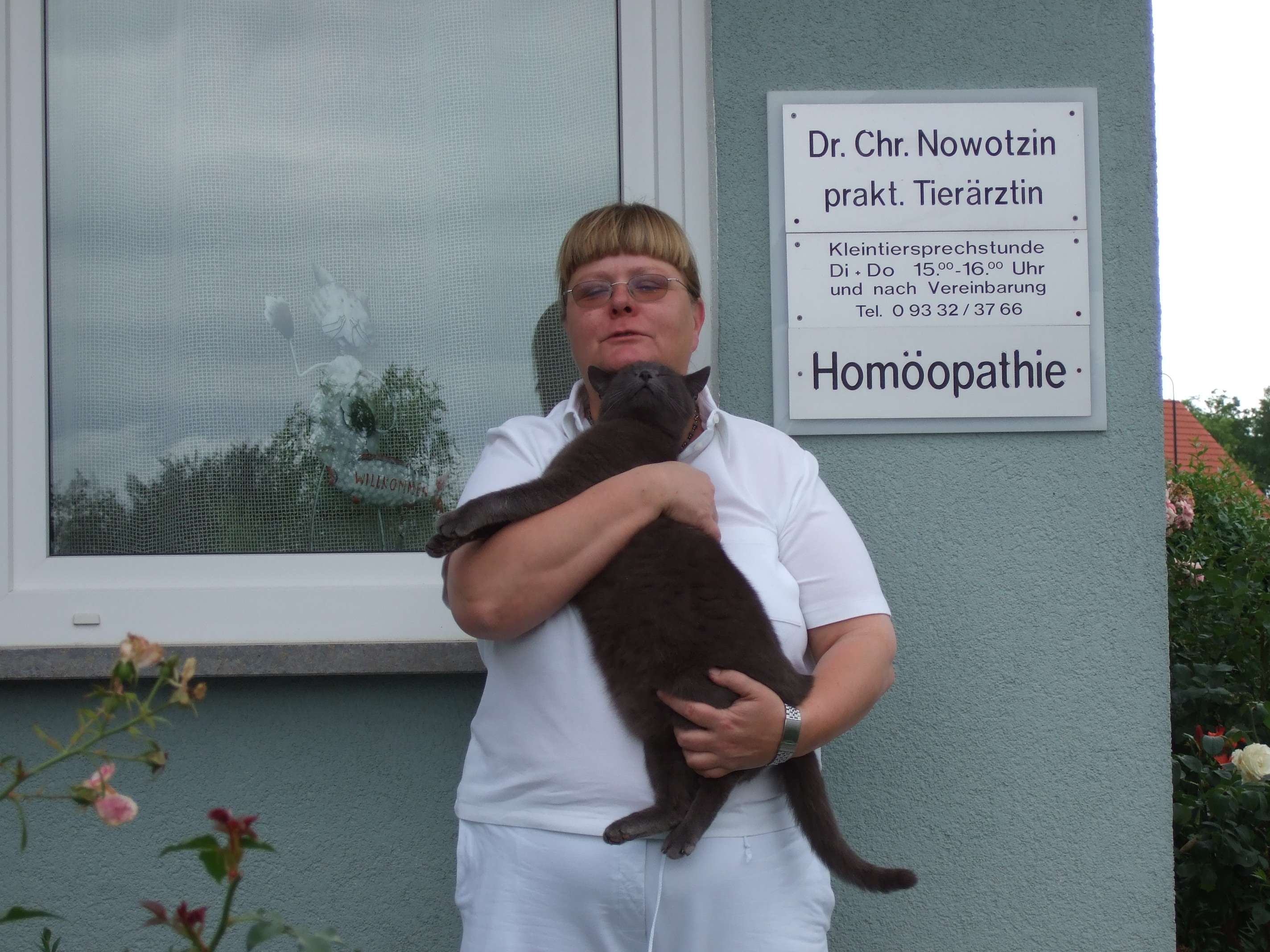 Ansicht 3 von Tierärztin Dr.med.vet. Christine Nowotzin